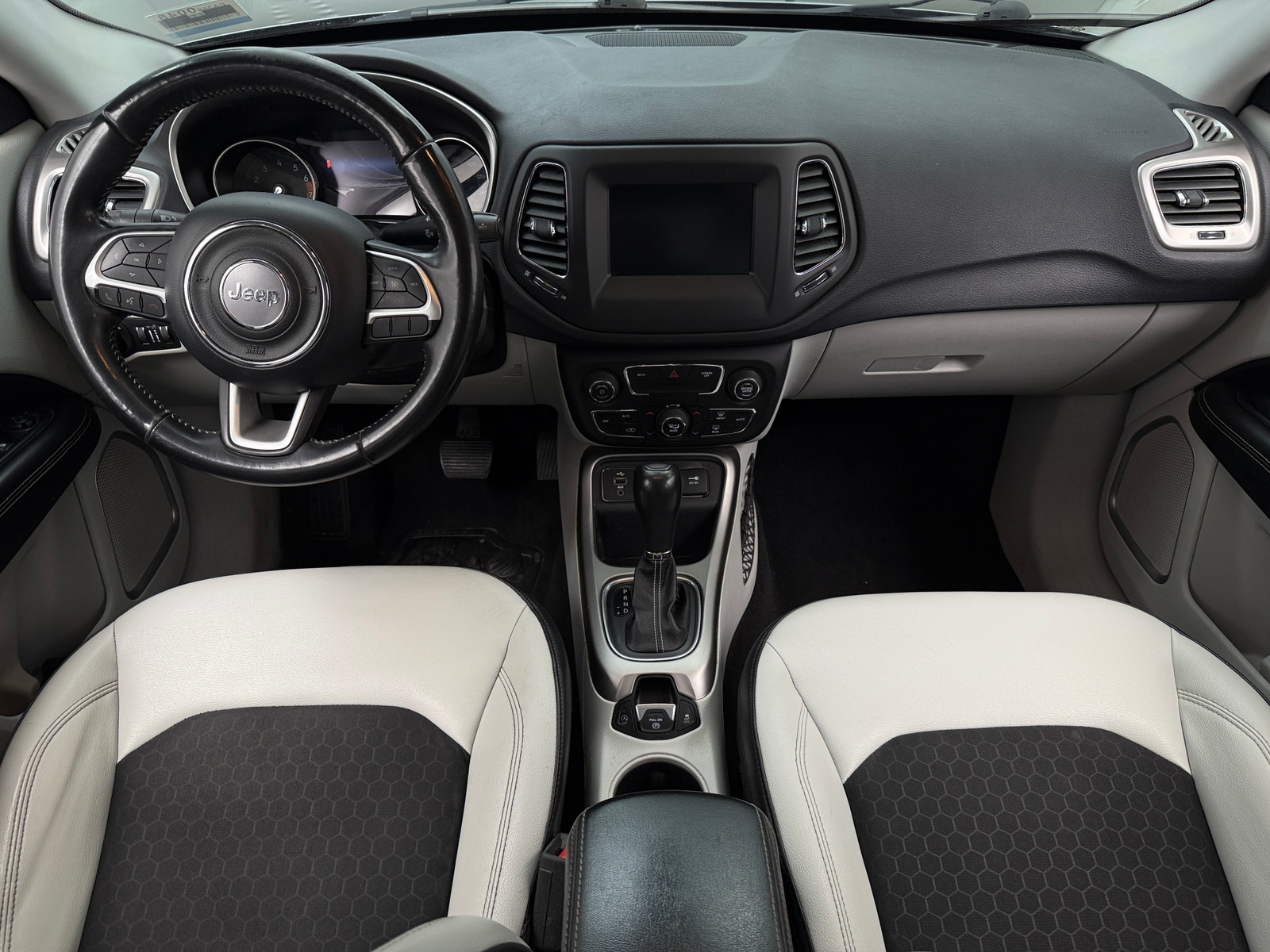 Thumbnail: 2017 Jeep Compass - 3