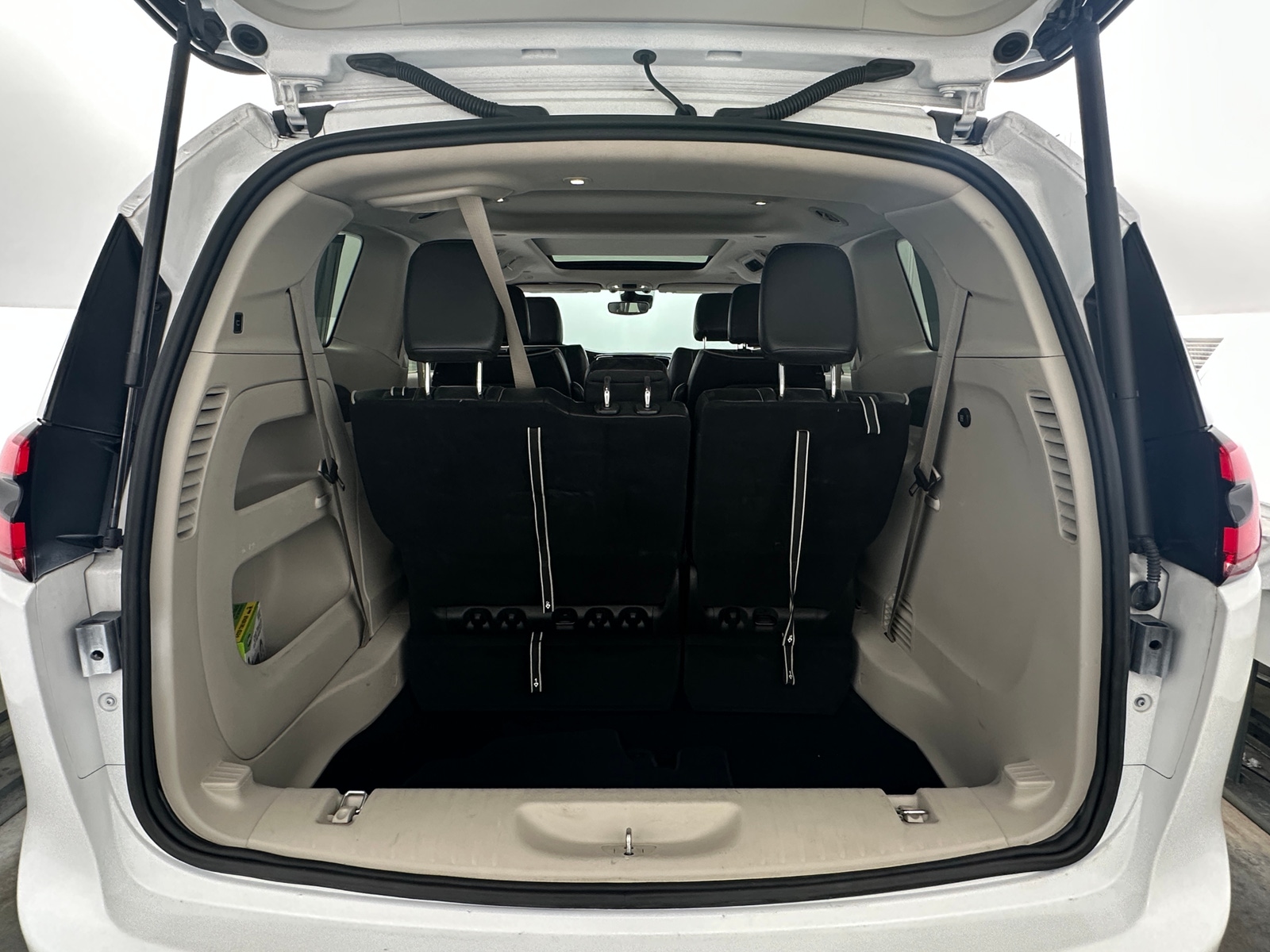 Thumbnail: 2024 Chrysler Pacifica - 6