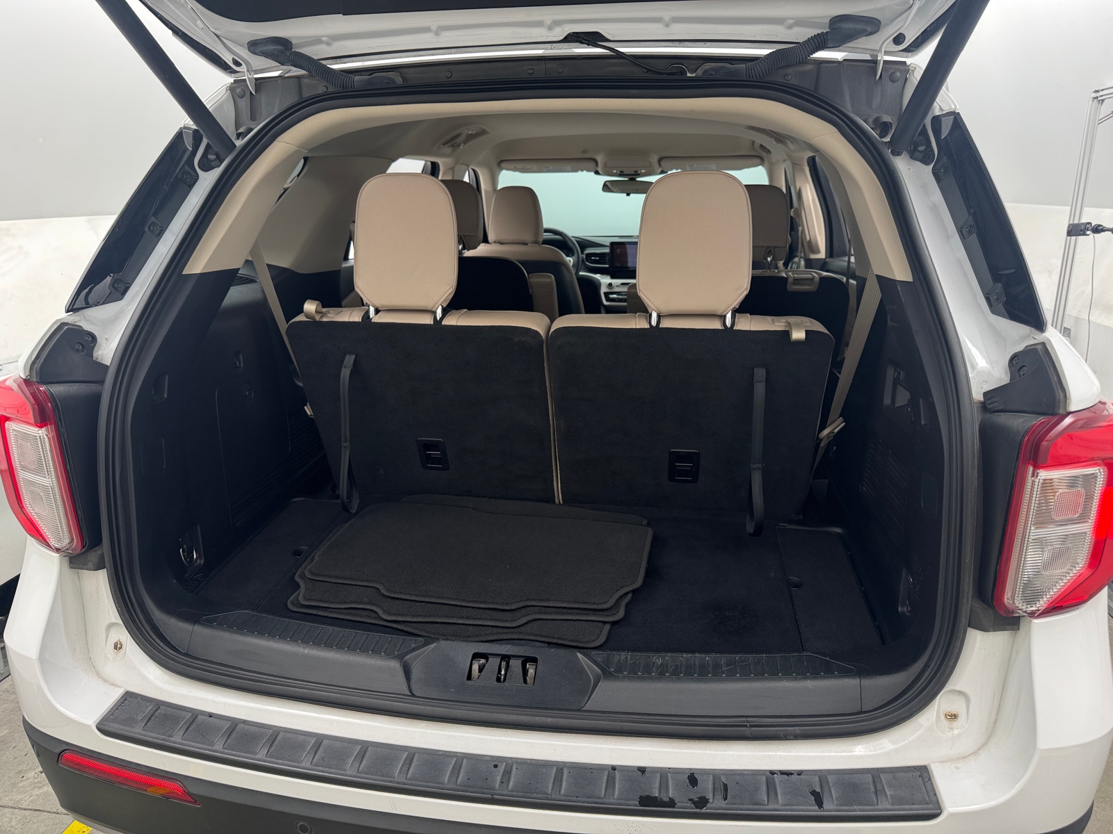 Thumbnail: 2020 Ford Explorer - 7