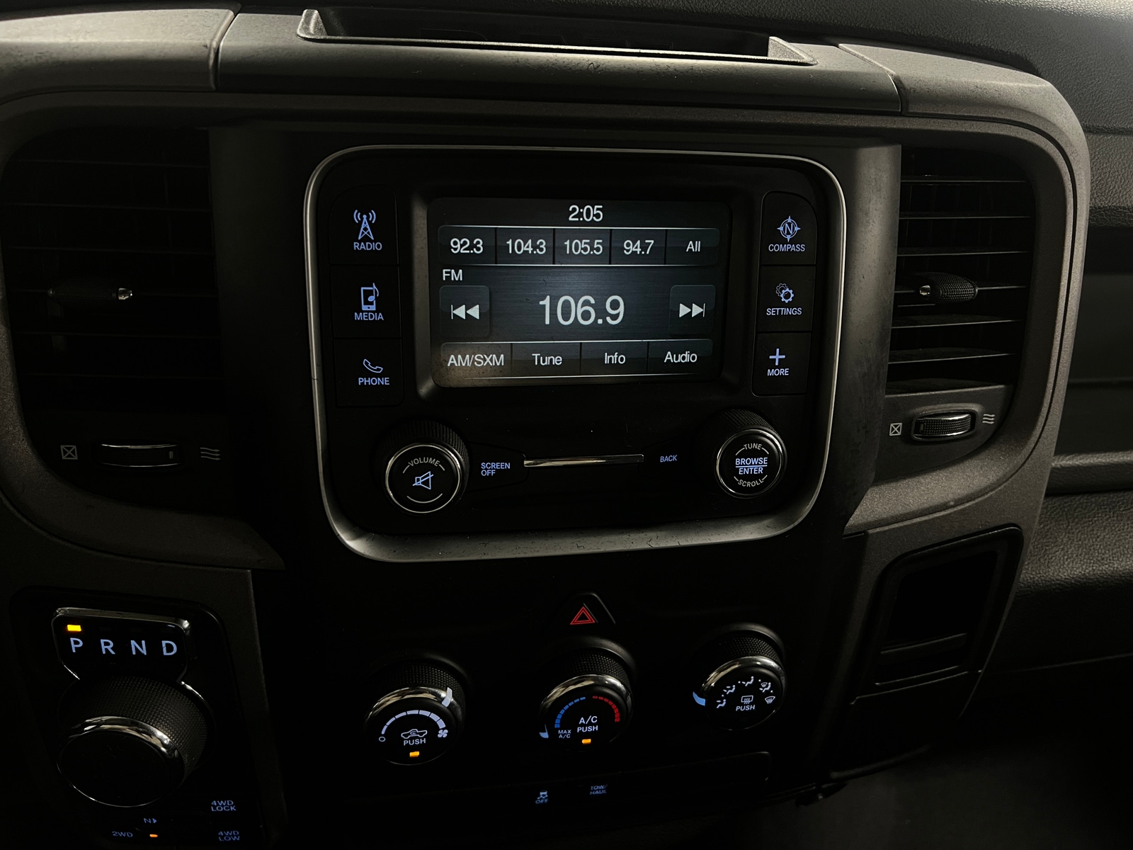 Thumbnail: 2019 RAM 1500 Classic - 4