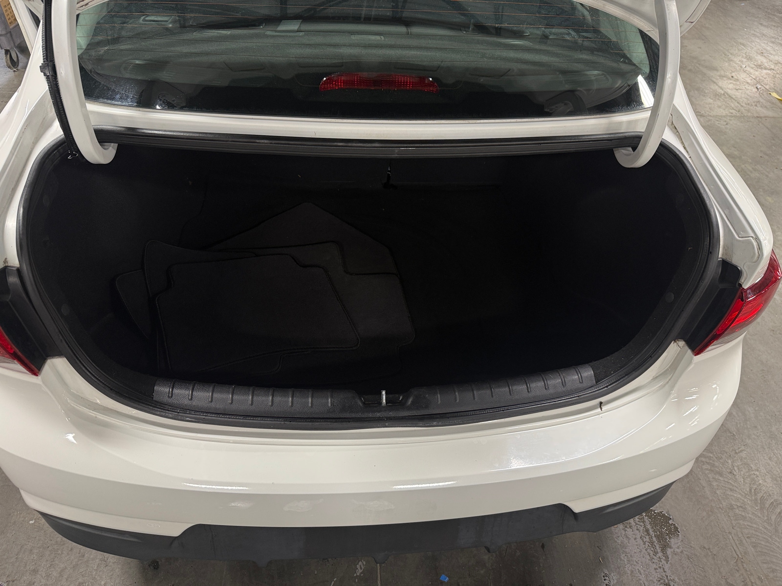 Thumbnail: 2020 Kia Rio - 7