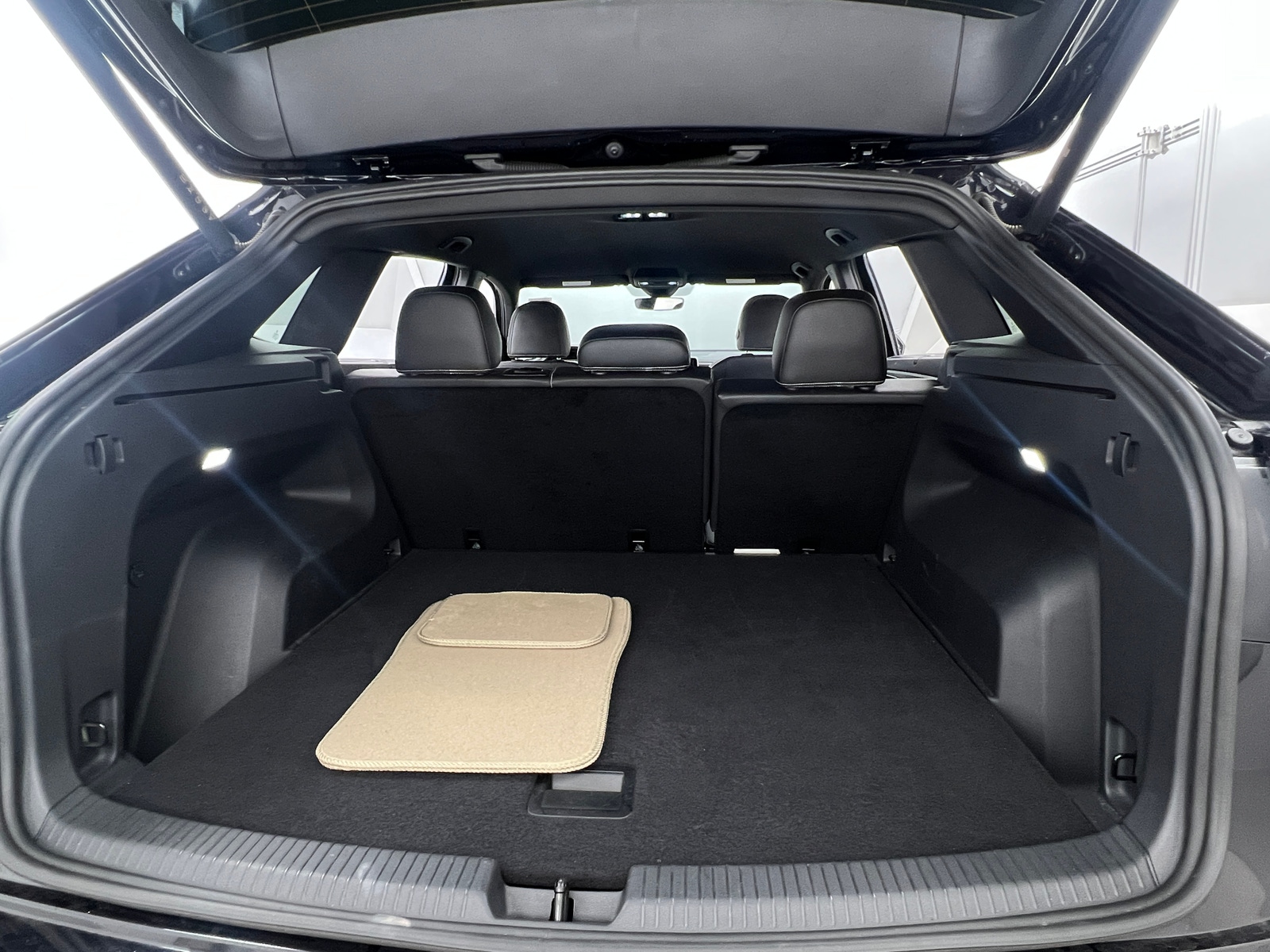 Thumbnail: 2025 Volkswagen Atlas - 6