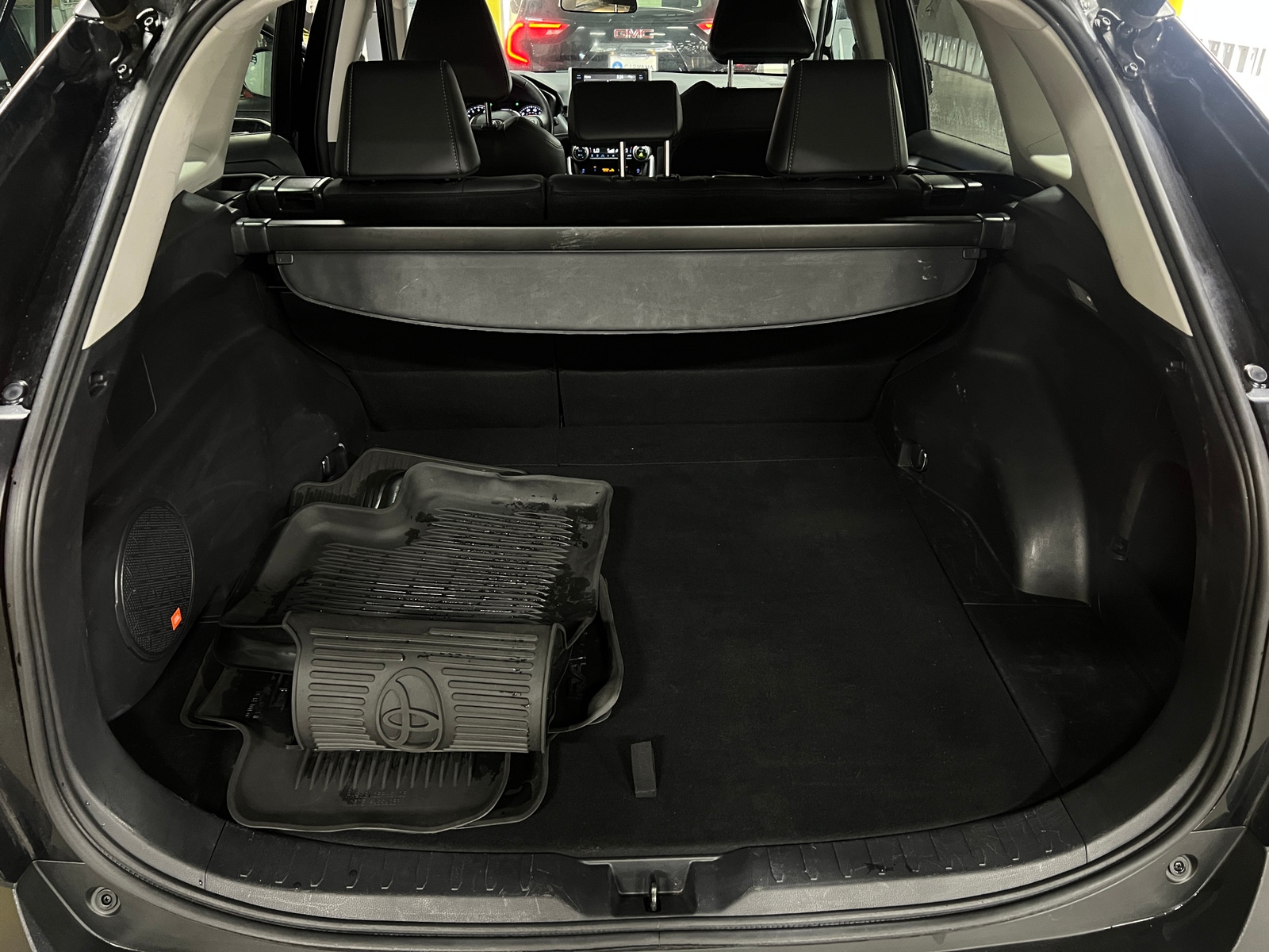 Thumbnail: 2021 Toyota RAV4 - 6