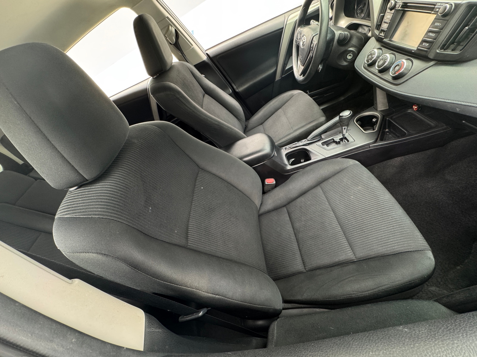 Thumbnail: 2018 Toyota RAV4 - 2