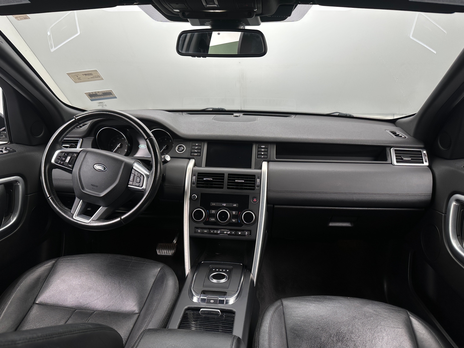 Thumbnail: 2019 Land Rover Discovery Sport - 2