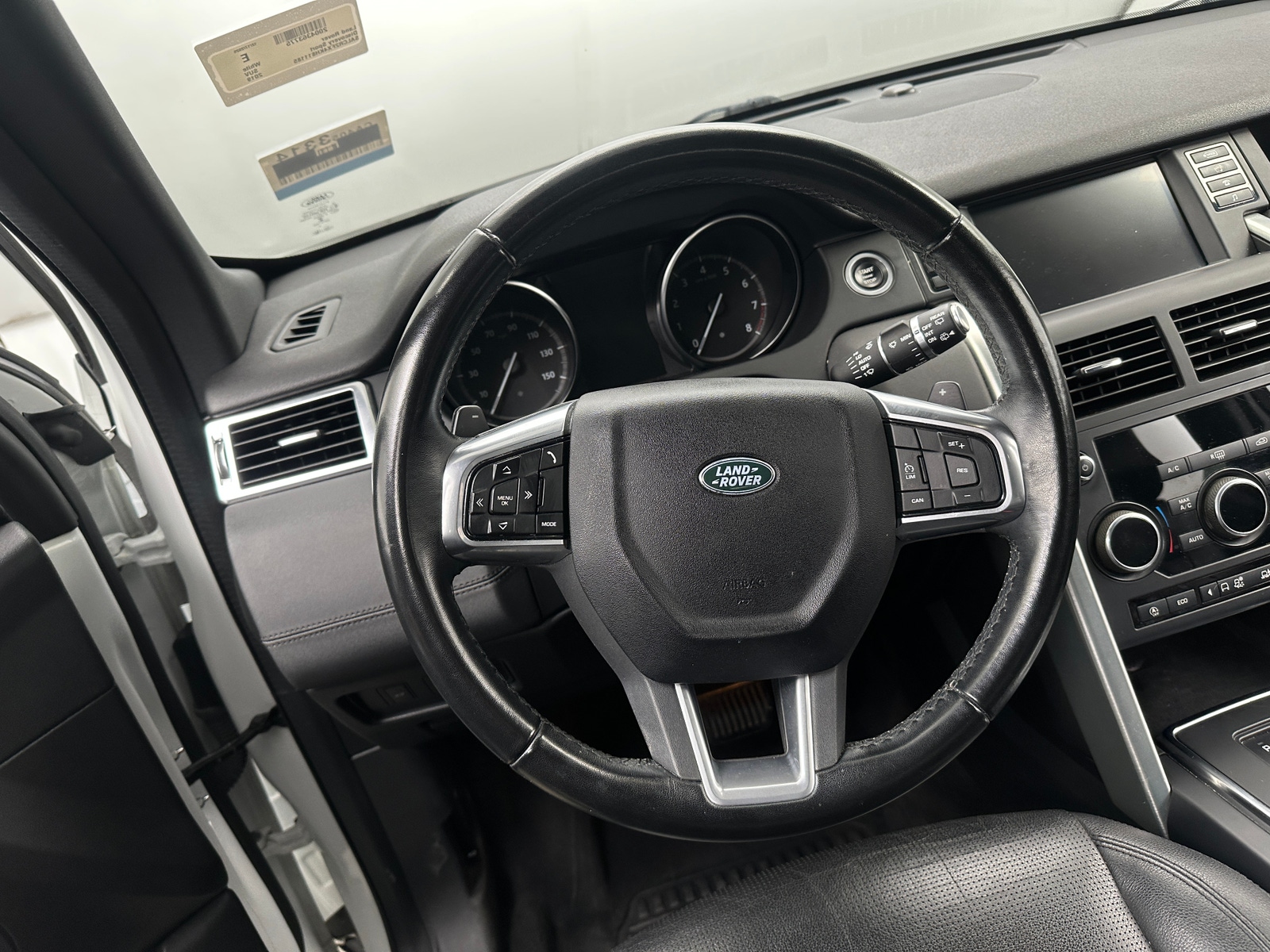 Thumbnail: 2019 Land Rover Discovery Sport - 4