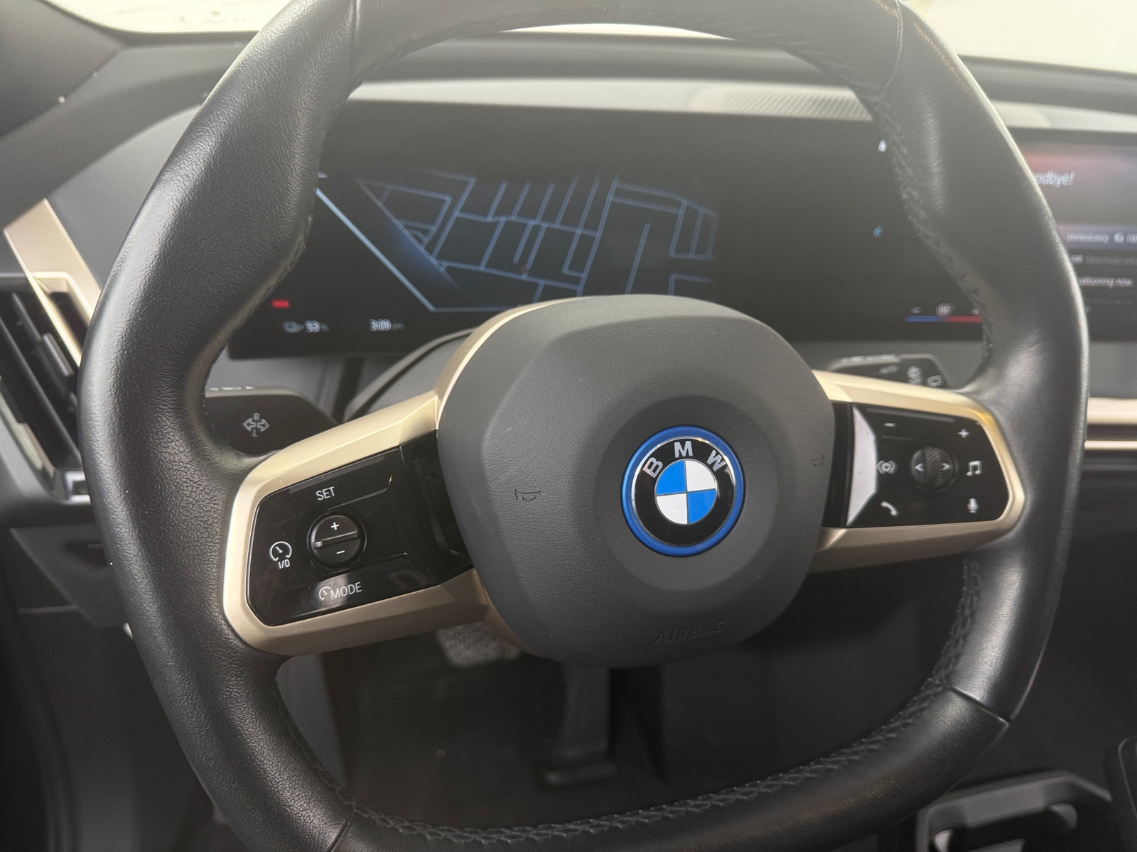 Thumbnail: 2022 BMW iX - 4