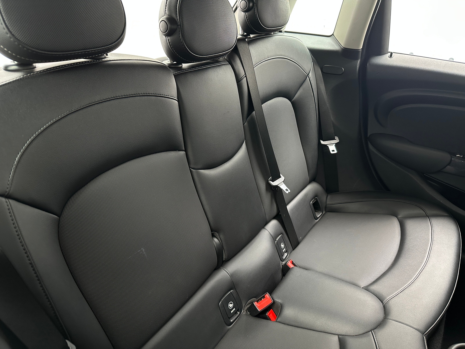 Thumbnail: 2017 MINI Cooper Hardtop - 5