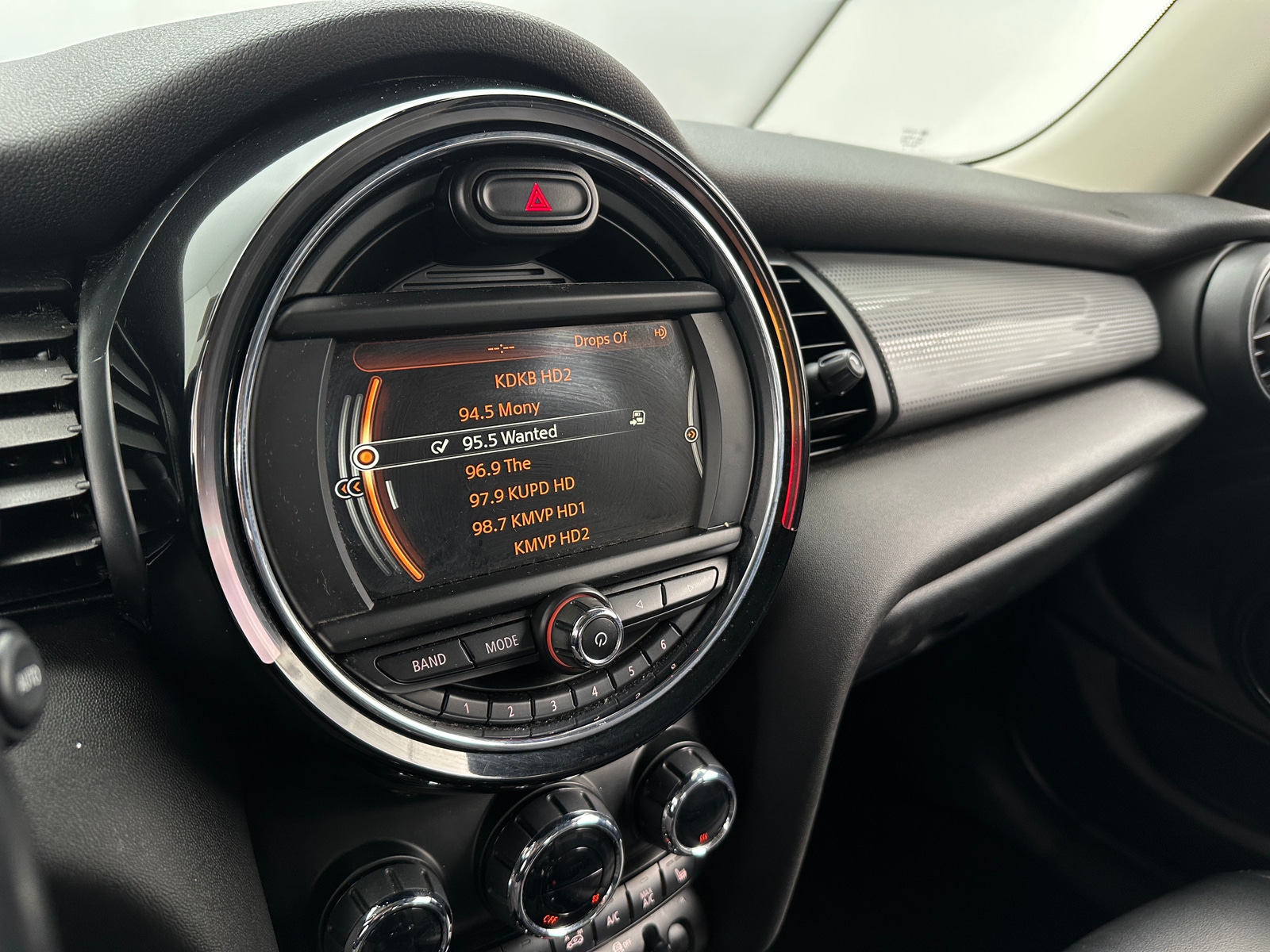 Thumbnail: 2017 MINI Cooper Hardtop - 3