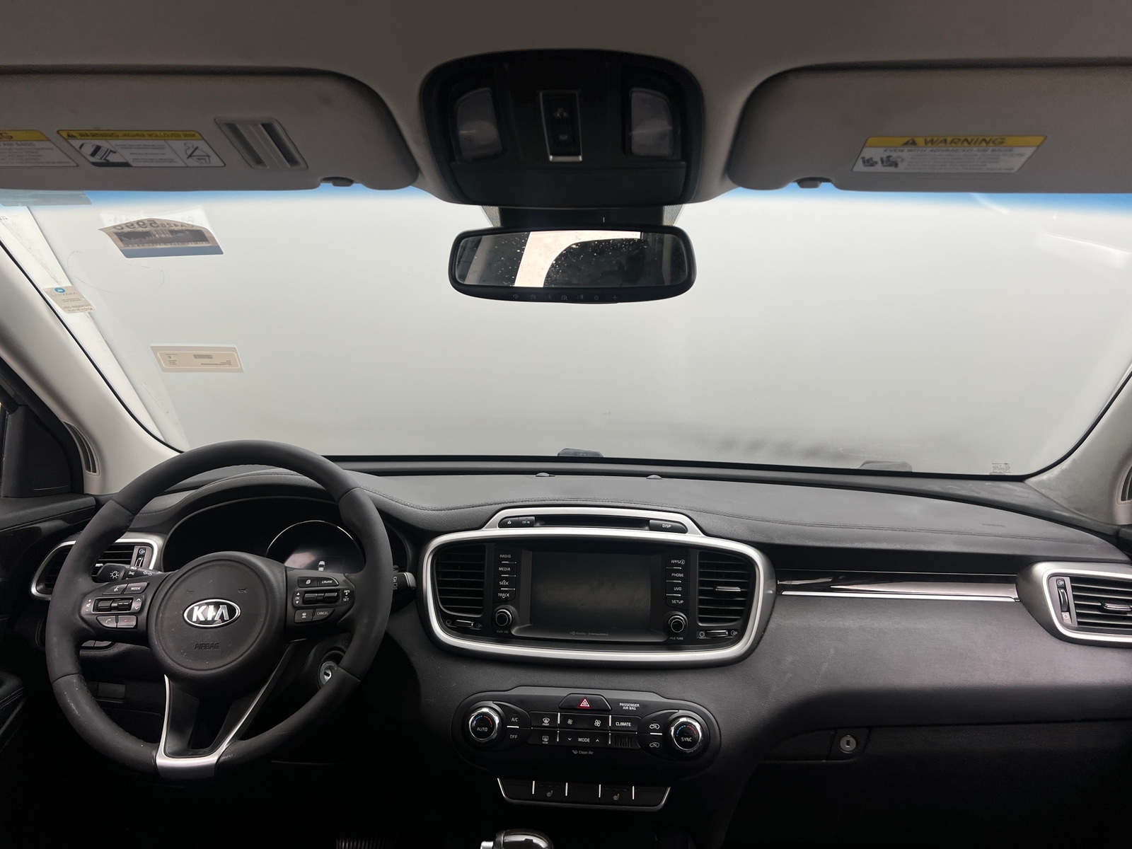 Thumbnail: 2017 Kia Sorento - 3