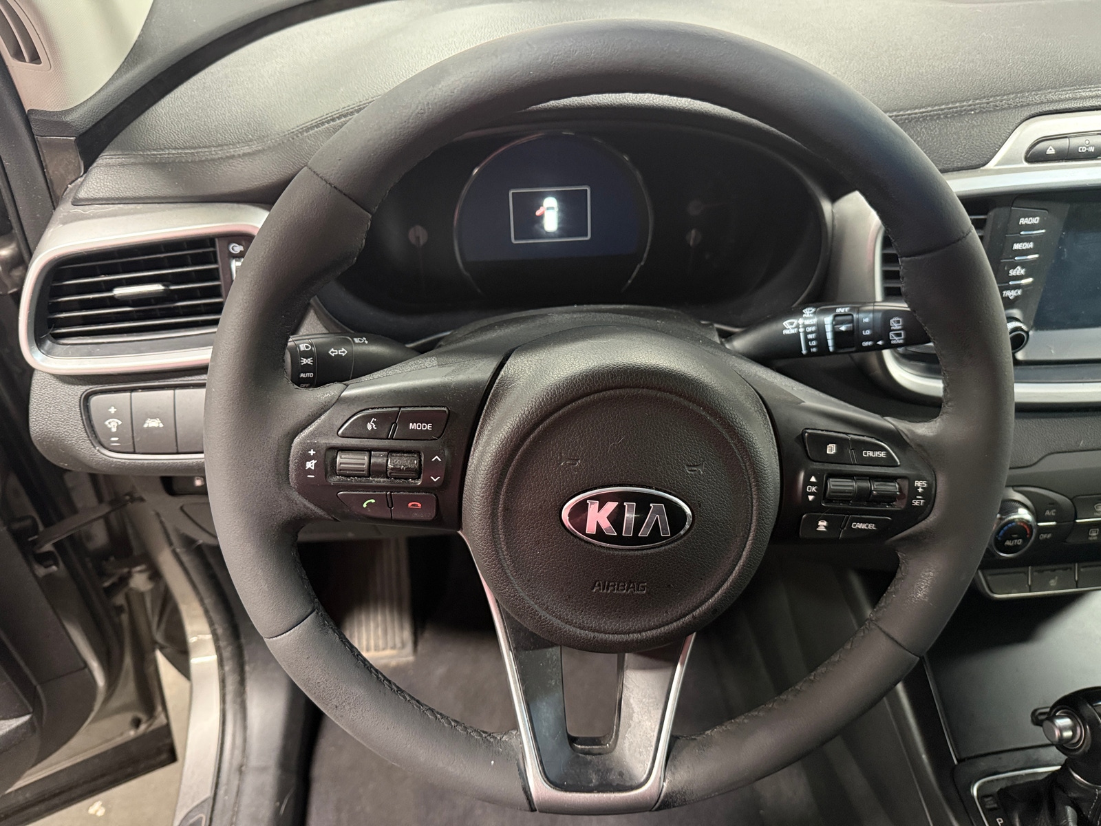 Thumbnail: 2017 Kia Sorento - 5