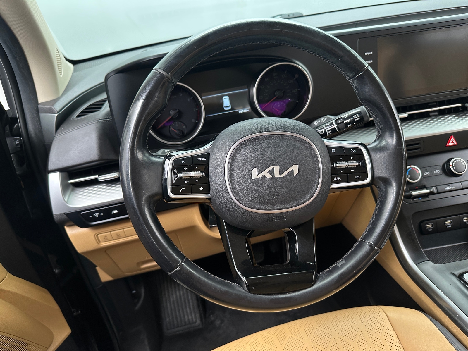 Thumbnail: 2022 Kia Carnival - 4