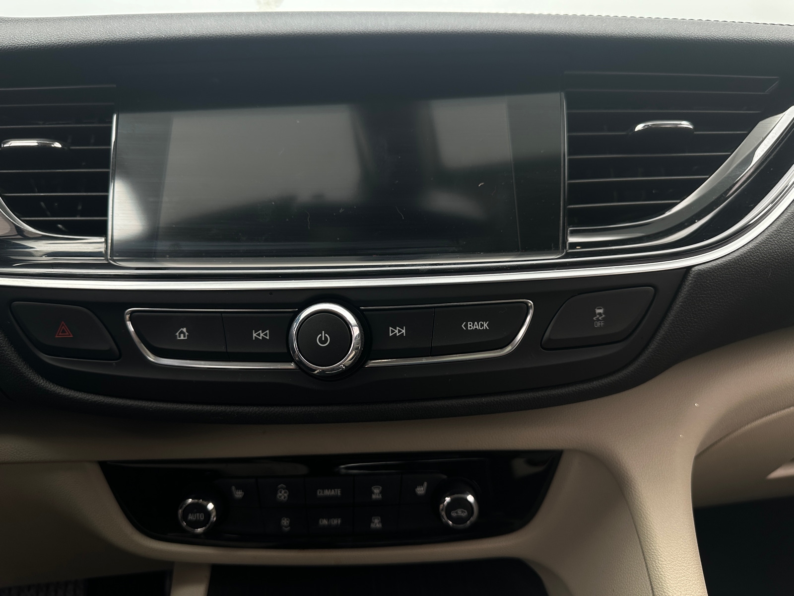 Thumbnail: 2019 Buick Regal - 3