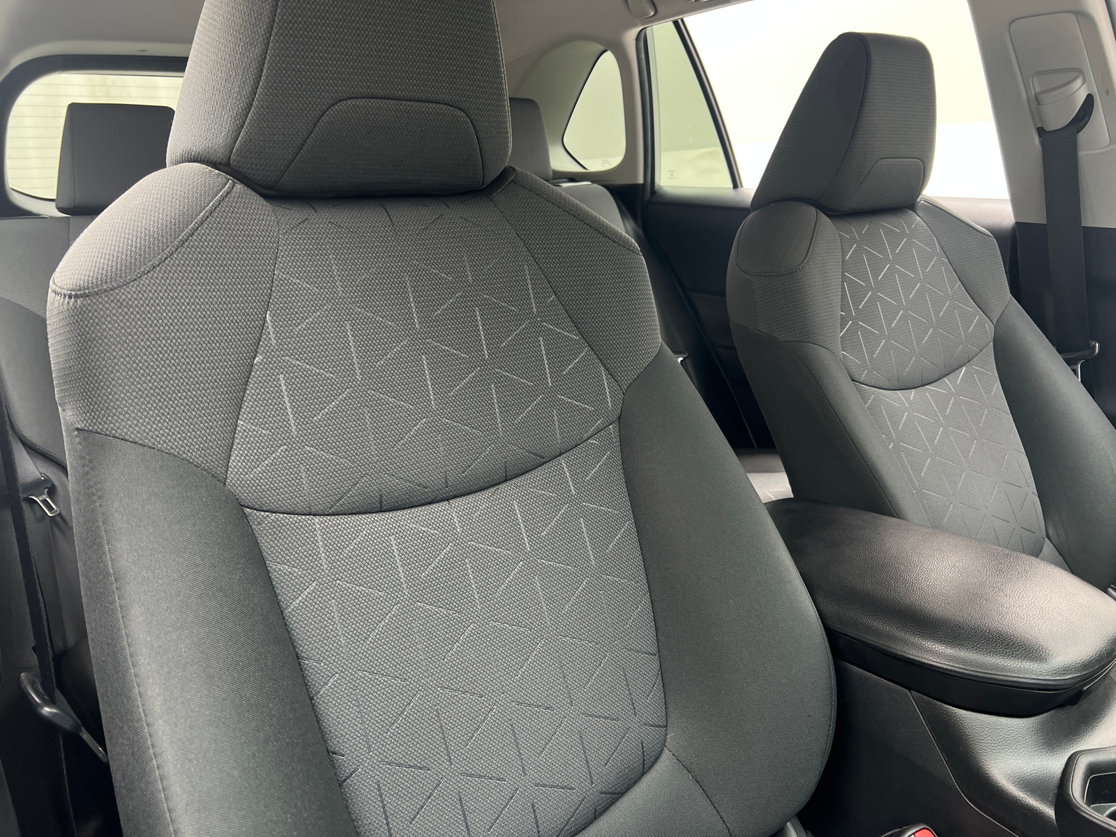 Thumbnail: 2021 Toyota RAV4 - 2