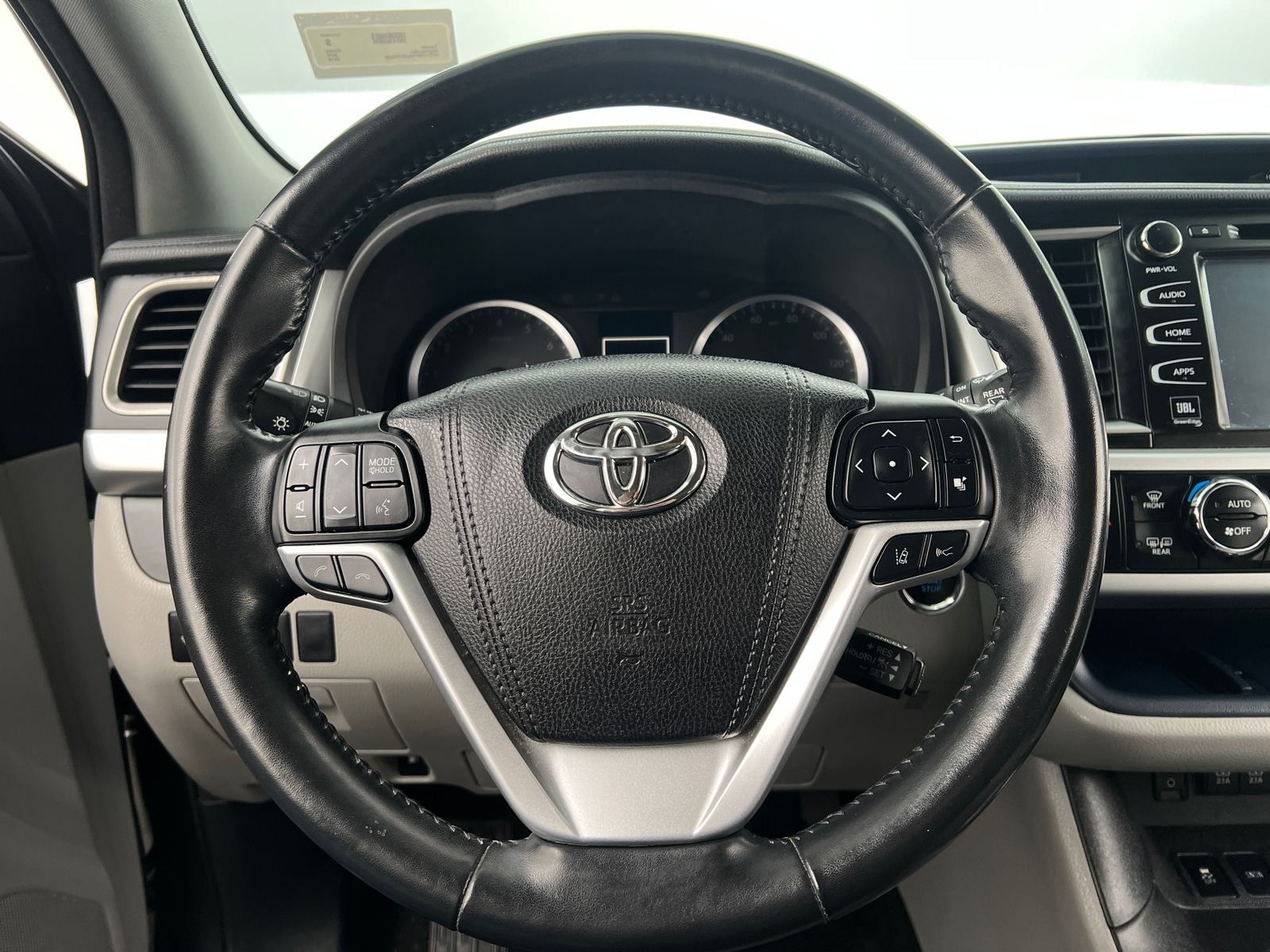 Thumbnail: 2018 Toyota Highlander - 4