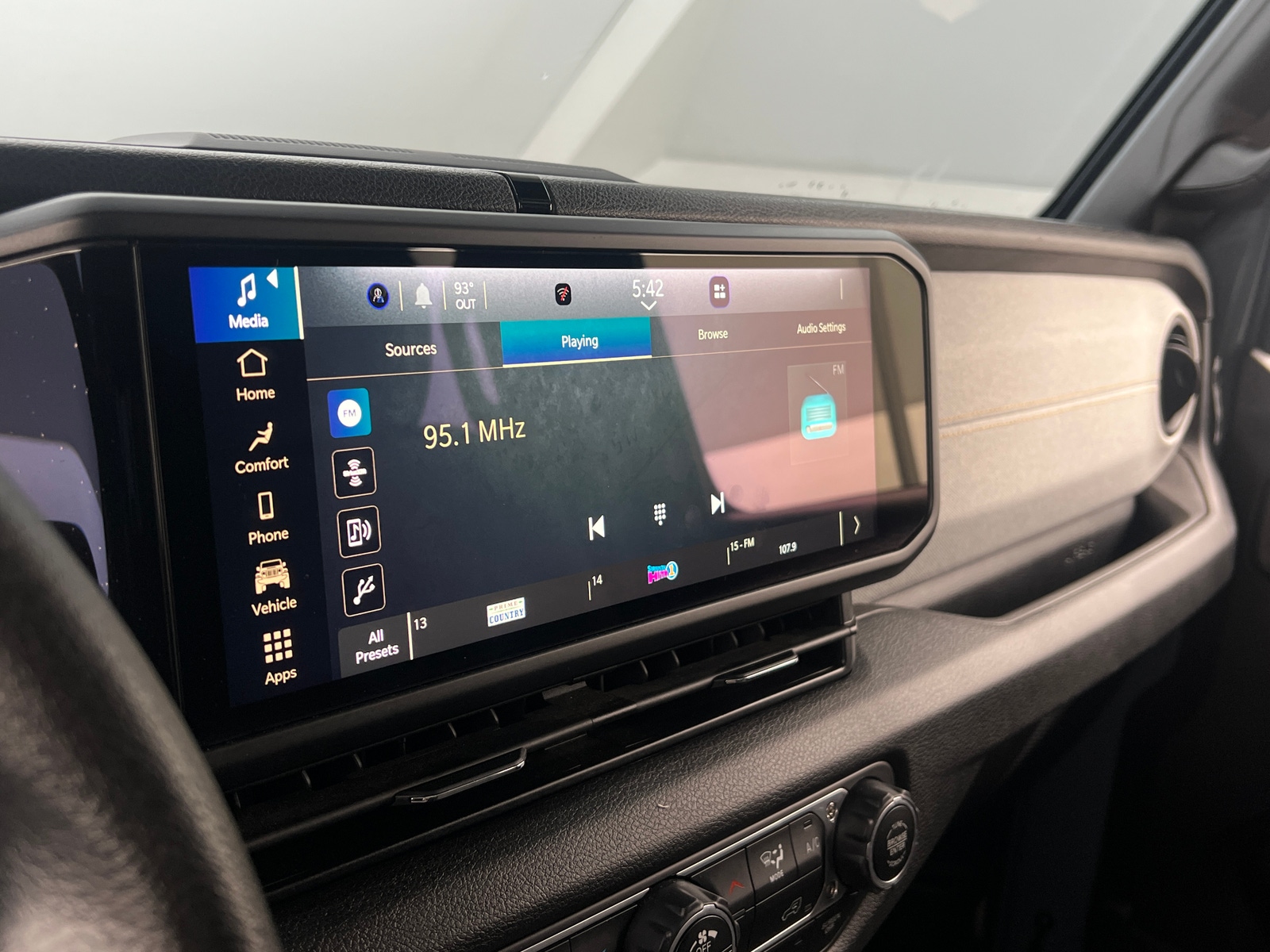 Thumbnail: 2025 Jeep Gladiator - 4