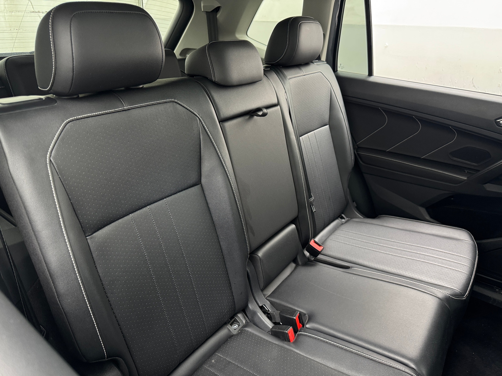 Thumbnail: 2022 Volkswagen Tiguan - 5