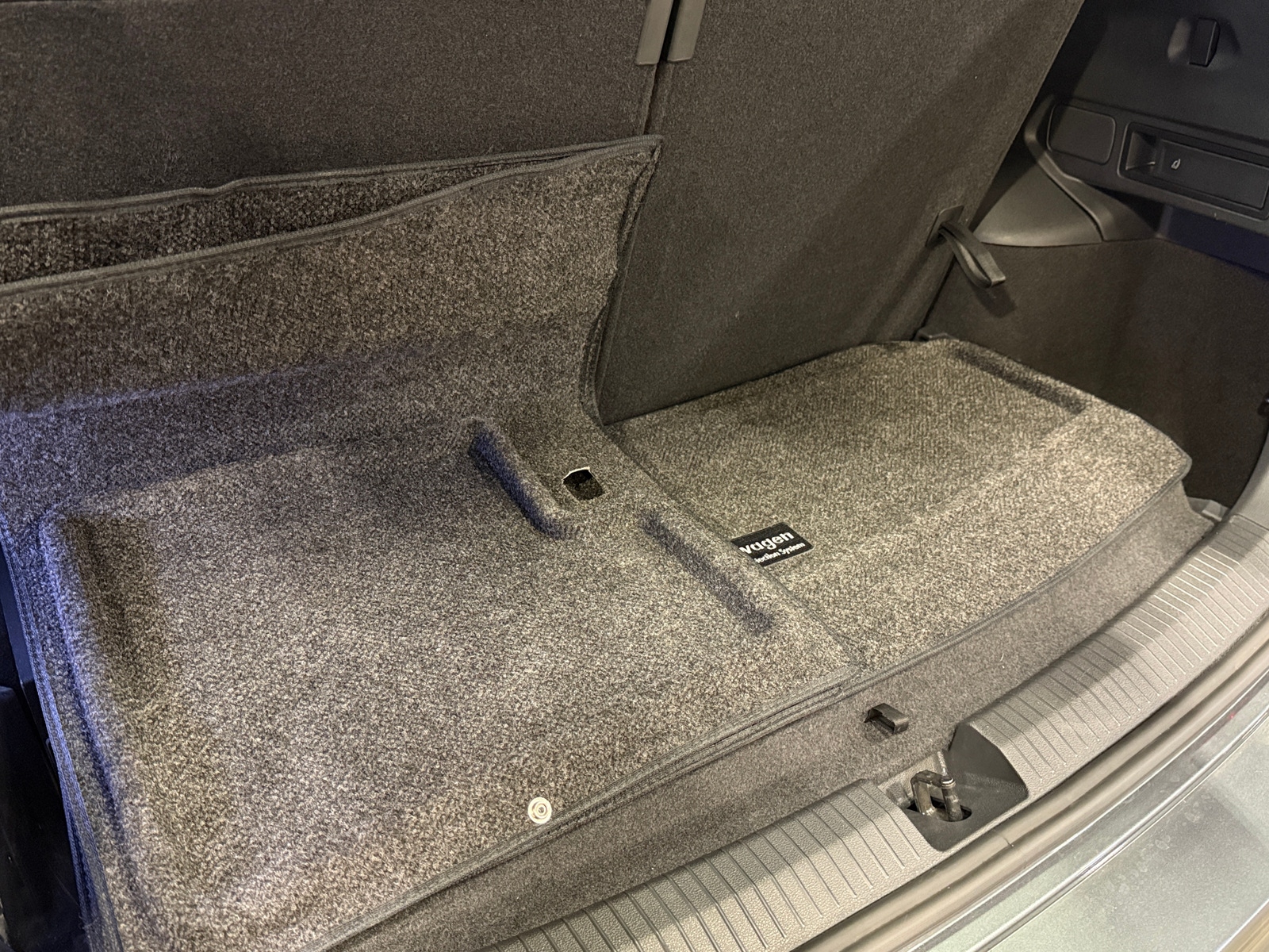 Thumbnail: 2022 Volkswagen Tiguan - 6