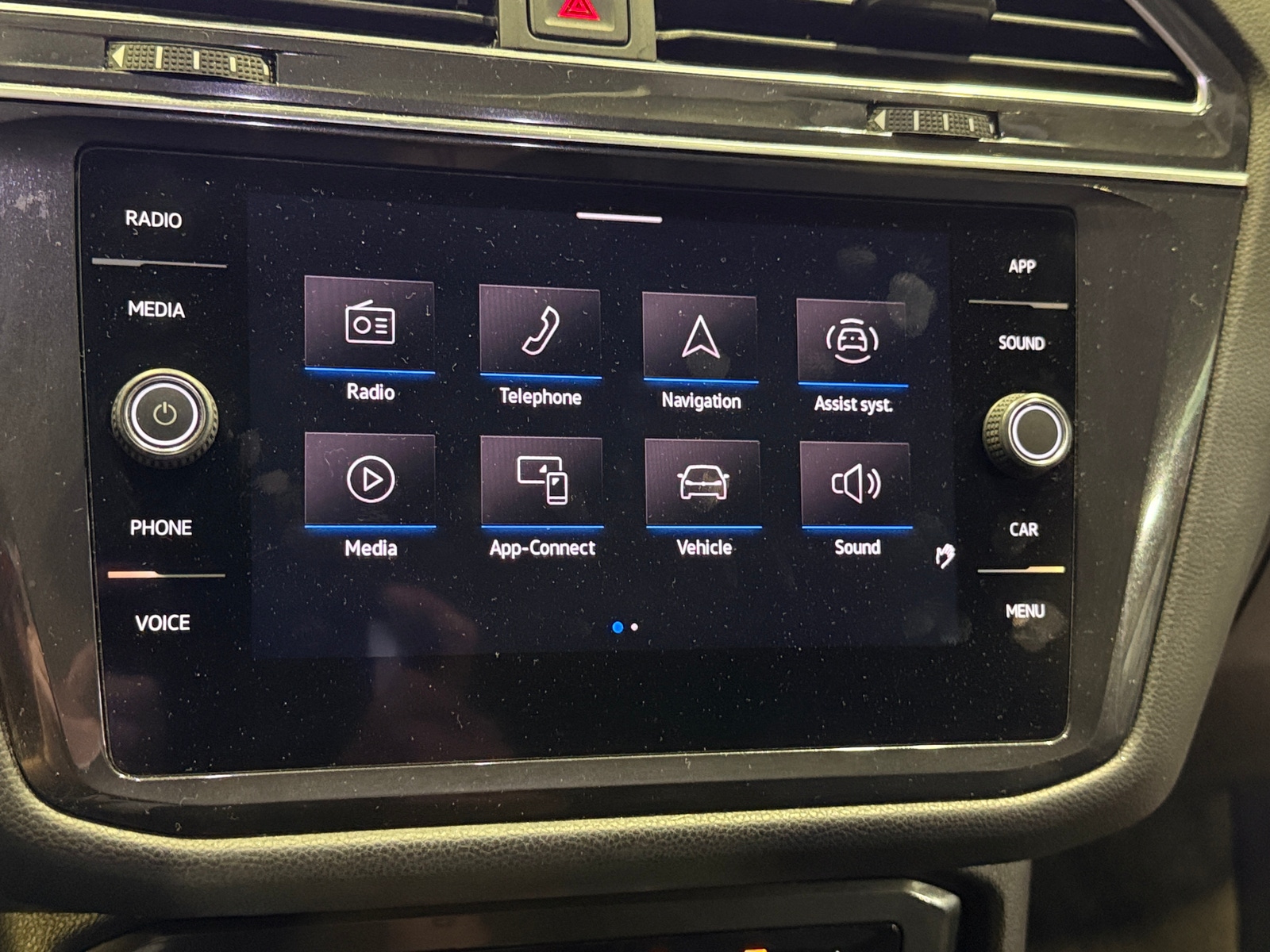 Thumbnail: 2022 Volkswagen Tiguan - 3