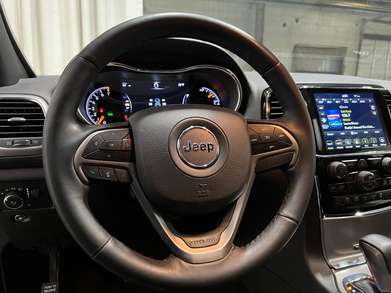 Thumbnail: 2022 Jeep Grand Cherokee - 5