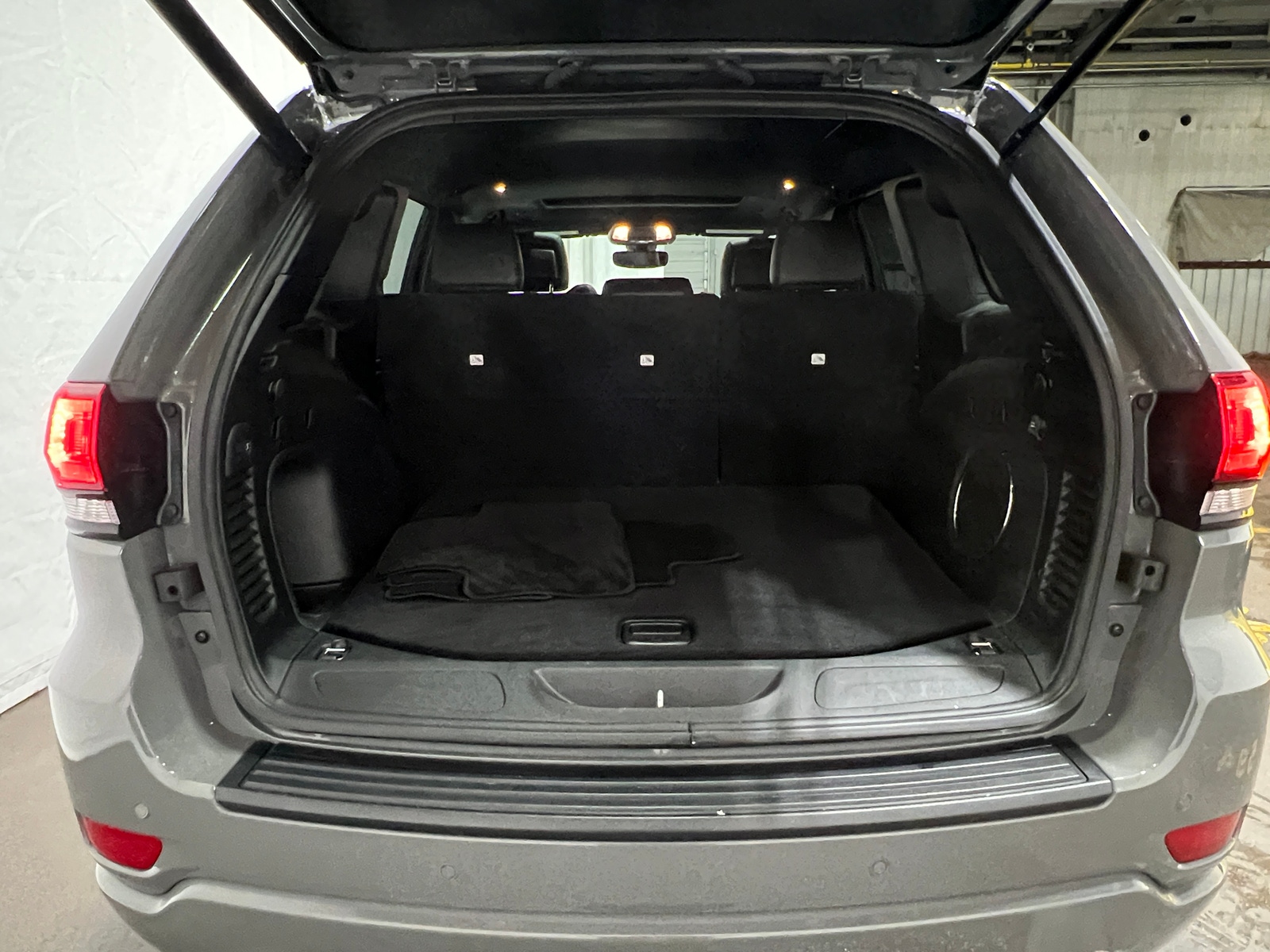 Thumbnail: 2022 Jeep Grand Cherokee - 7