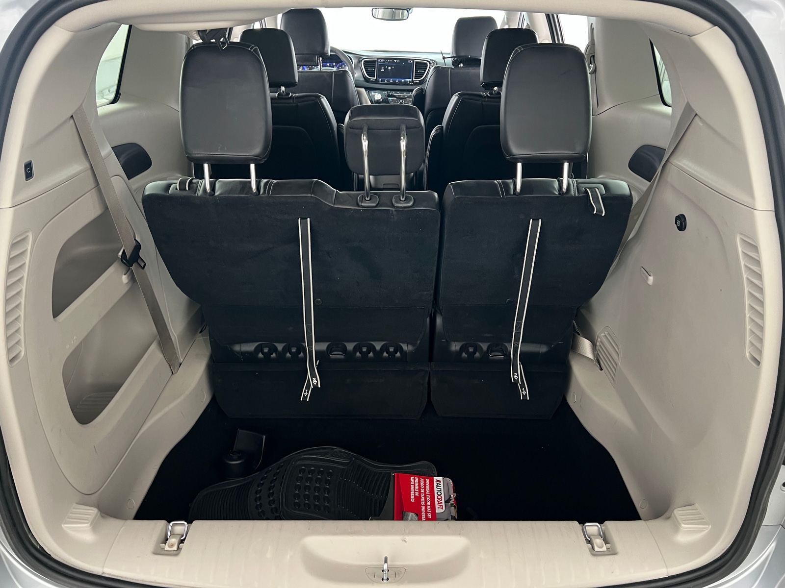 Thumbnail: 2024 Chrysler Pacifica - 6