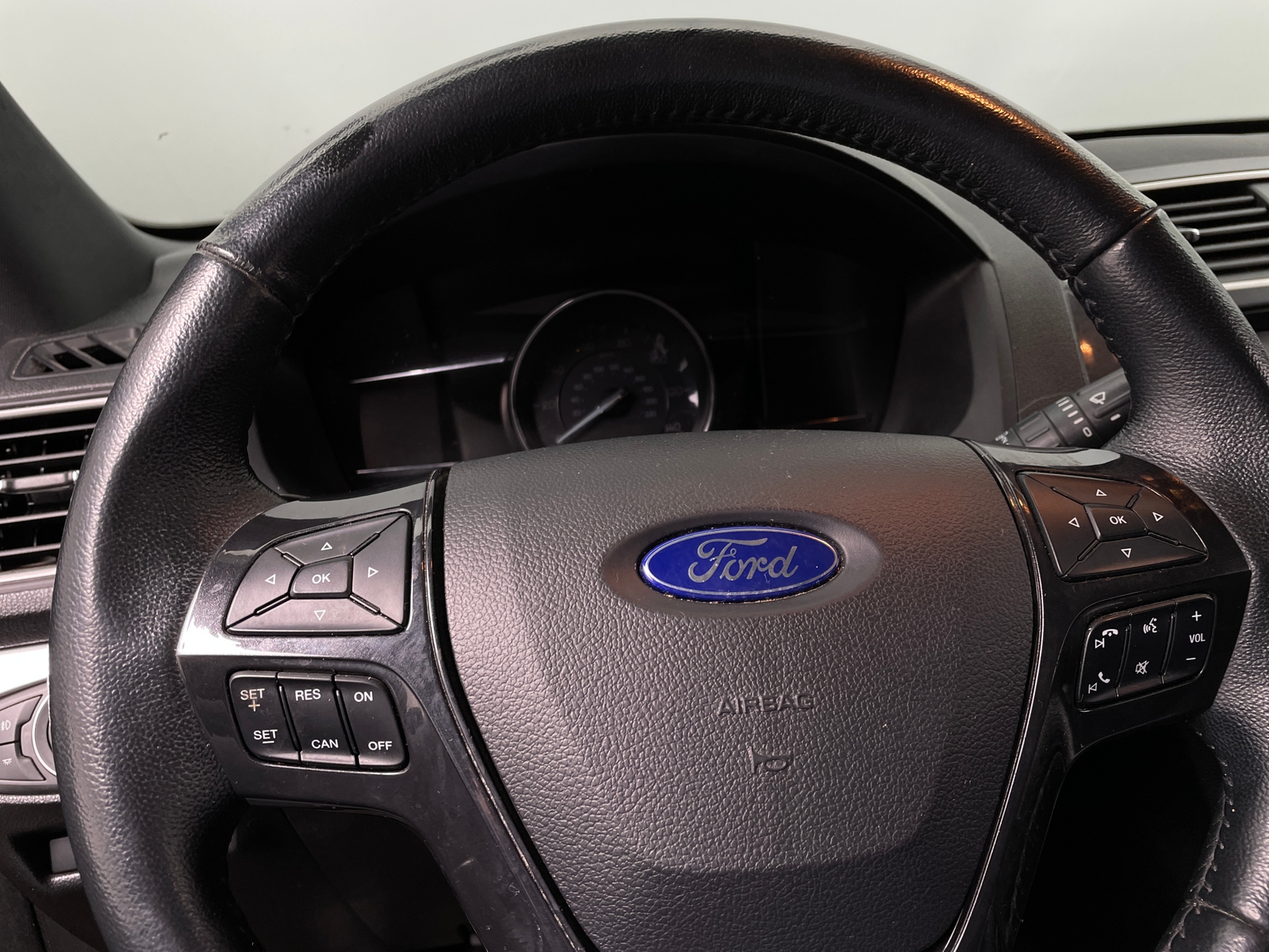 Thumbnail: 2017 Ford Explorer - 5