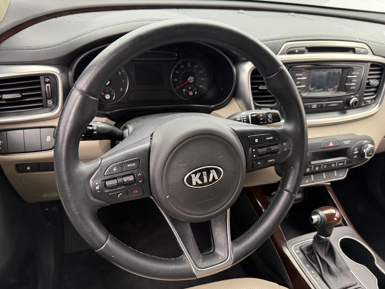 Thumbnail: 2016 Kia Sorento - 4