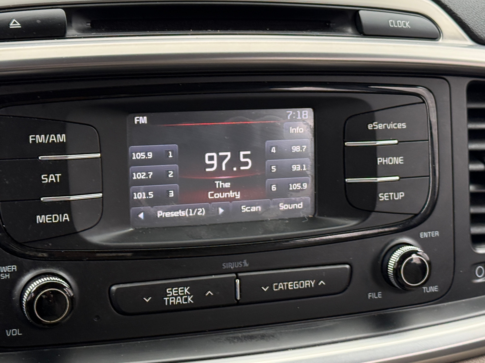 Thumbnail: 2016 Kia Sorento - 3