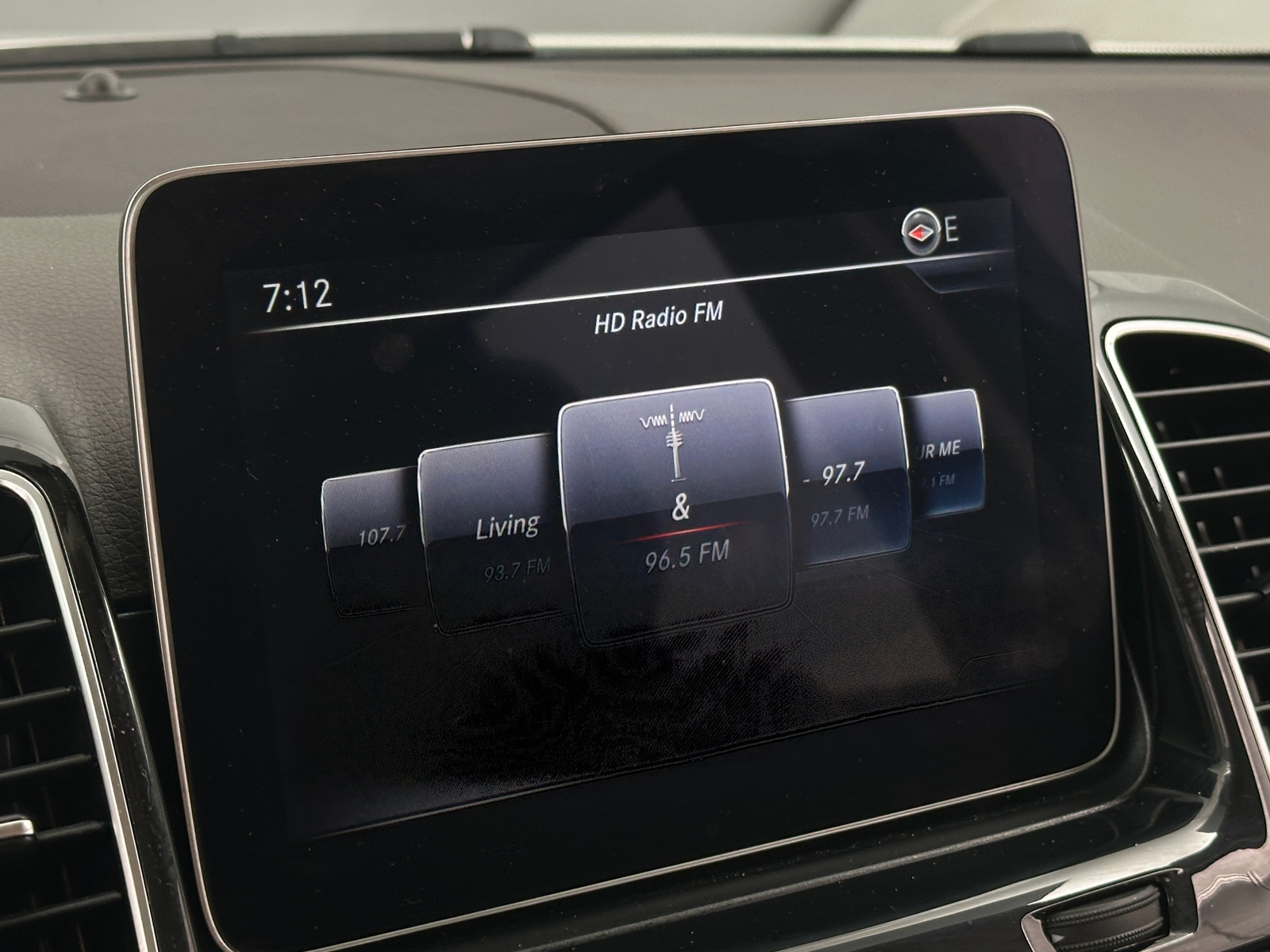 Thumbnail: 2018 Mercedes-Benz GLE - 3