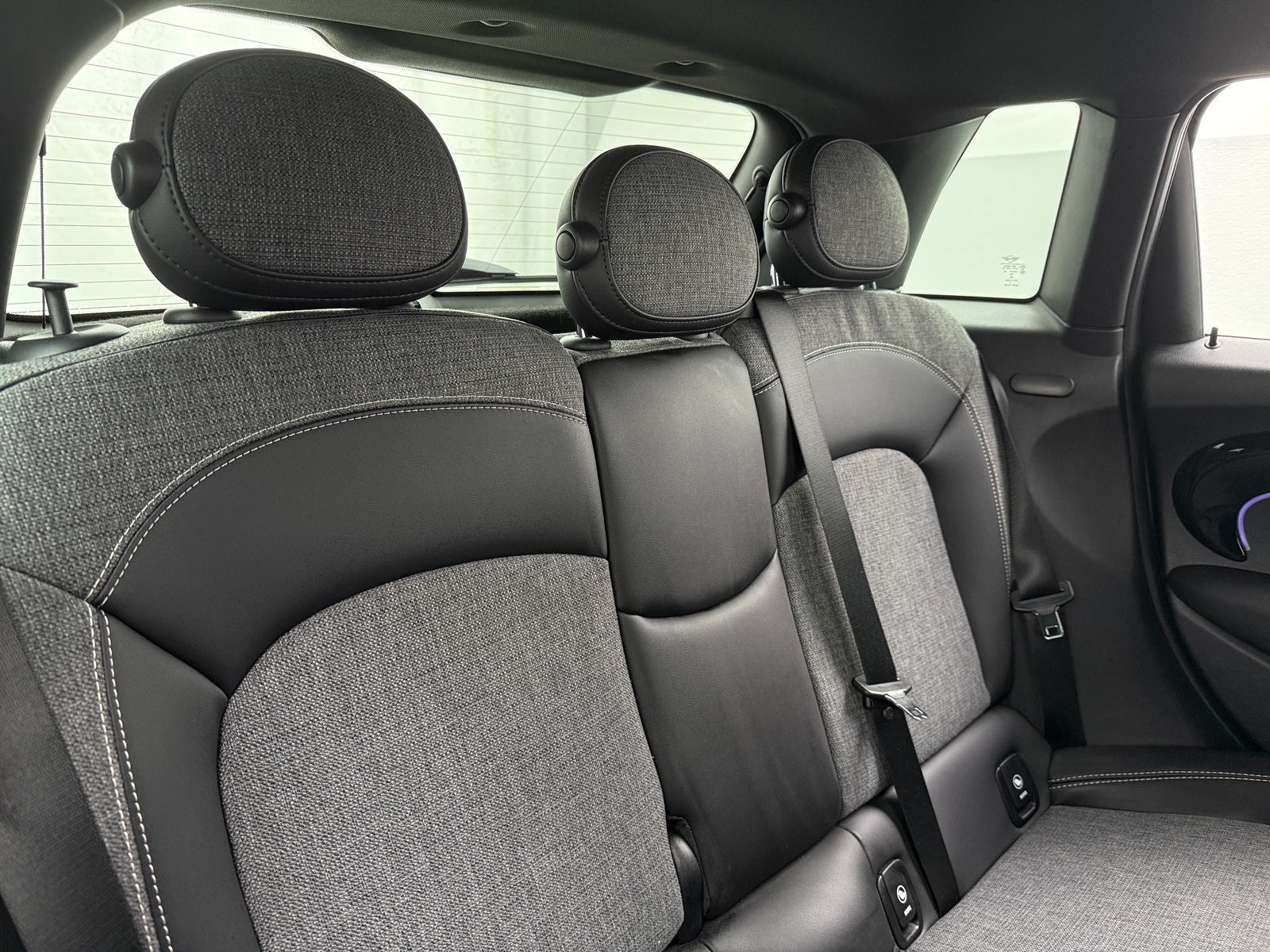 Thumbnail: 2022 MINI Cooper Hardtop - 5