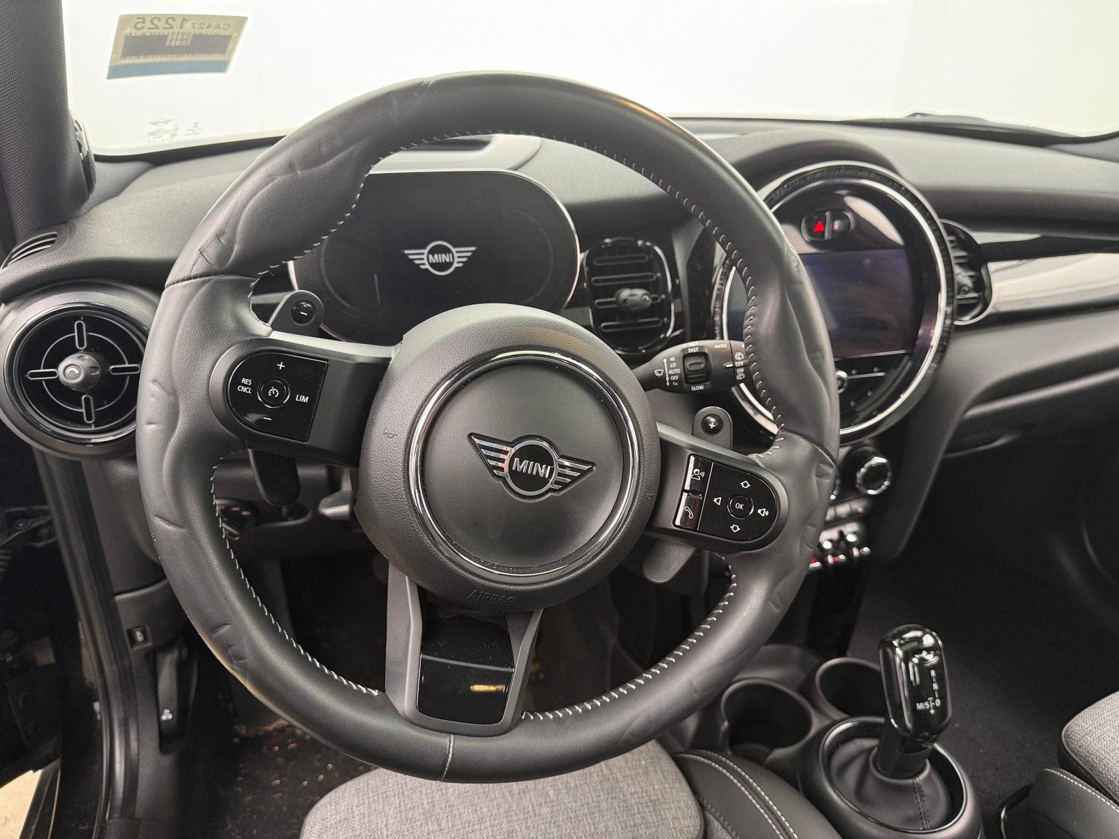 Thumbnail: 2022 MINI Cooper Hardtop - 4