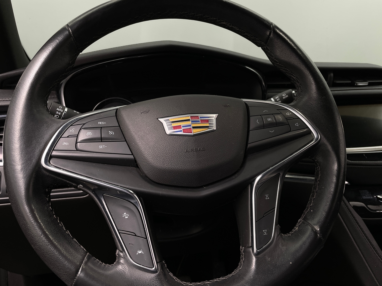 Thumbnail: 2022 Cadillac XT5 - 4