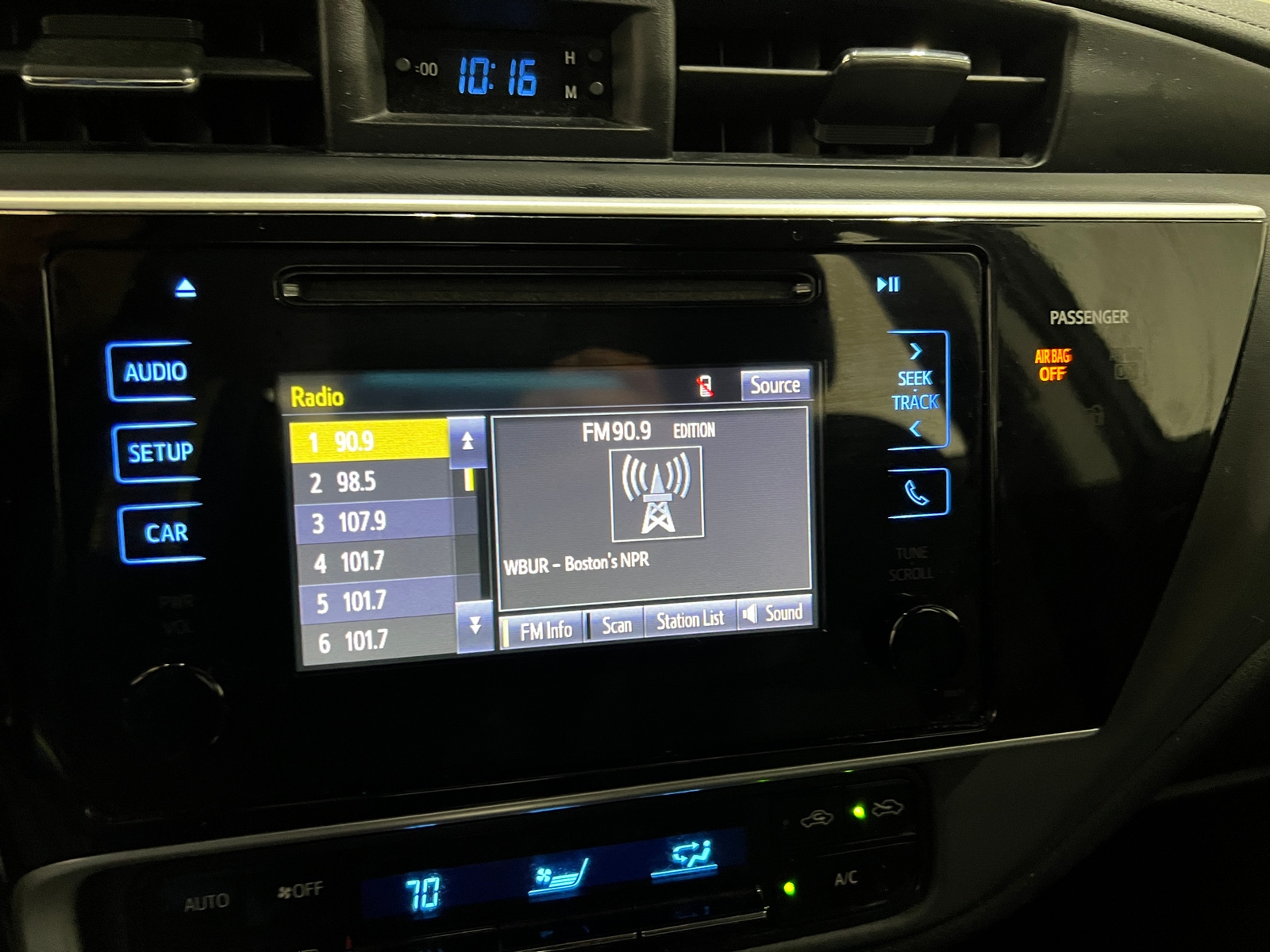 Thumbnail: 2017 Toyota Corolla - 4