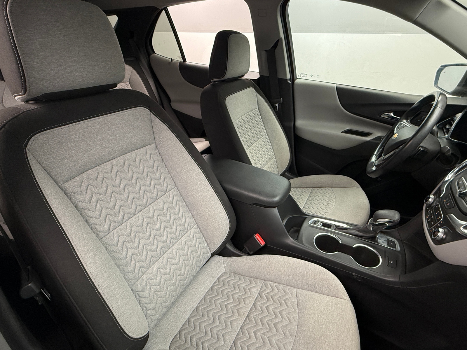 Thumbnail: 2022 Chevrolet Equinox - 2