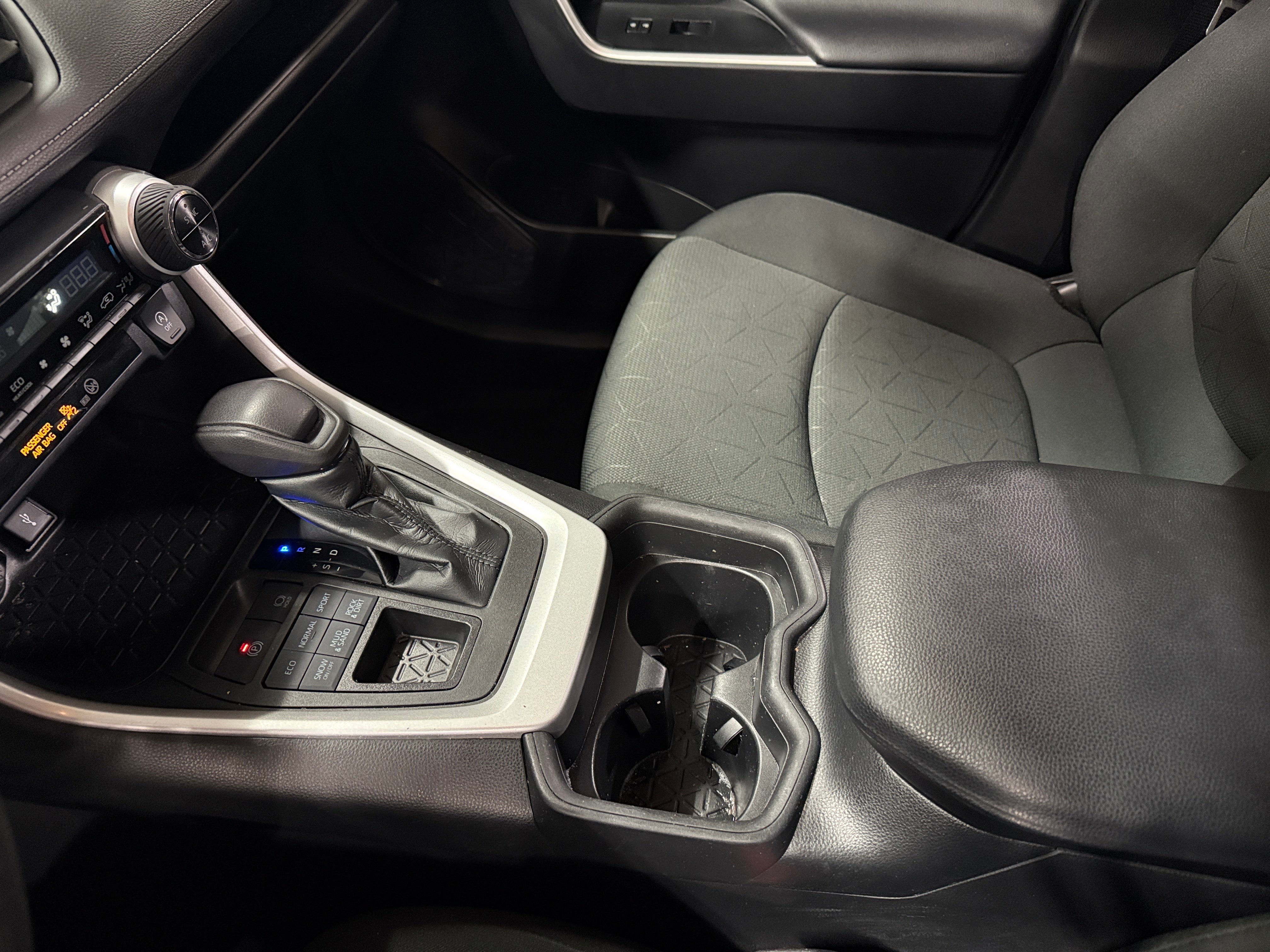 Used 2021 Toyota RAV4 XLE with VIN 2T3P1RFV1MC247548 for sale in Northfield, Minnesota