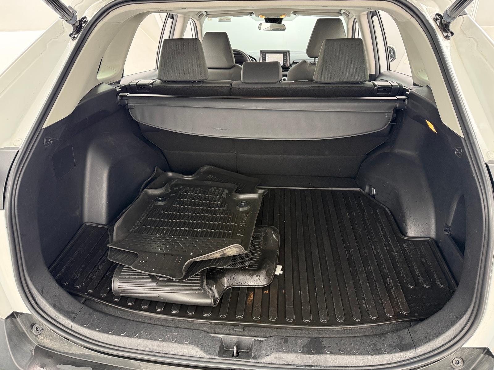 Thumbnail: 2021 Toyota RAV4 - 7