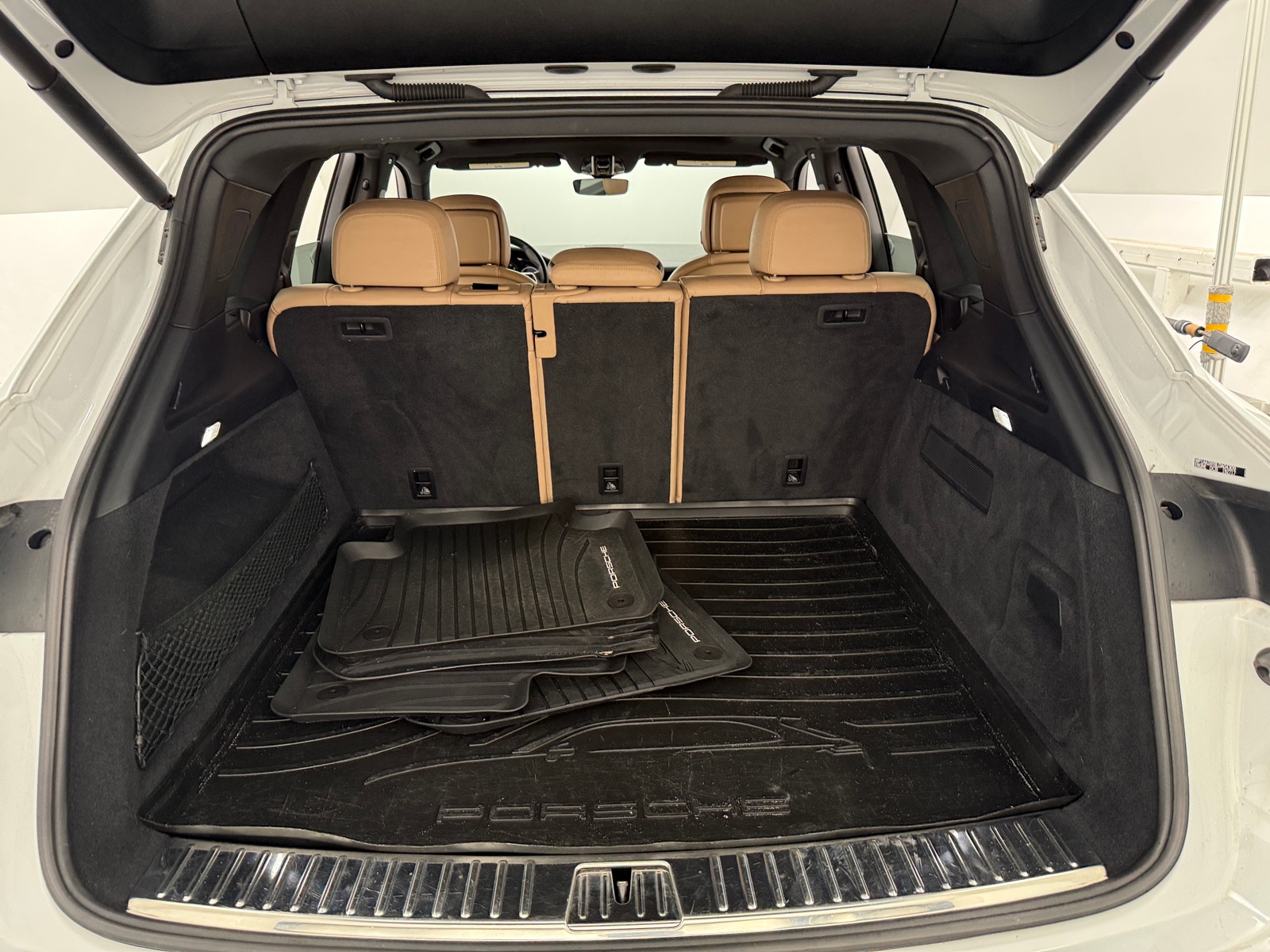 Thumbnail: 2020 Porsche Cayenne - 6