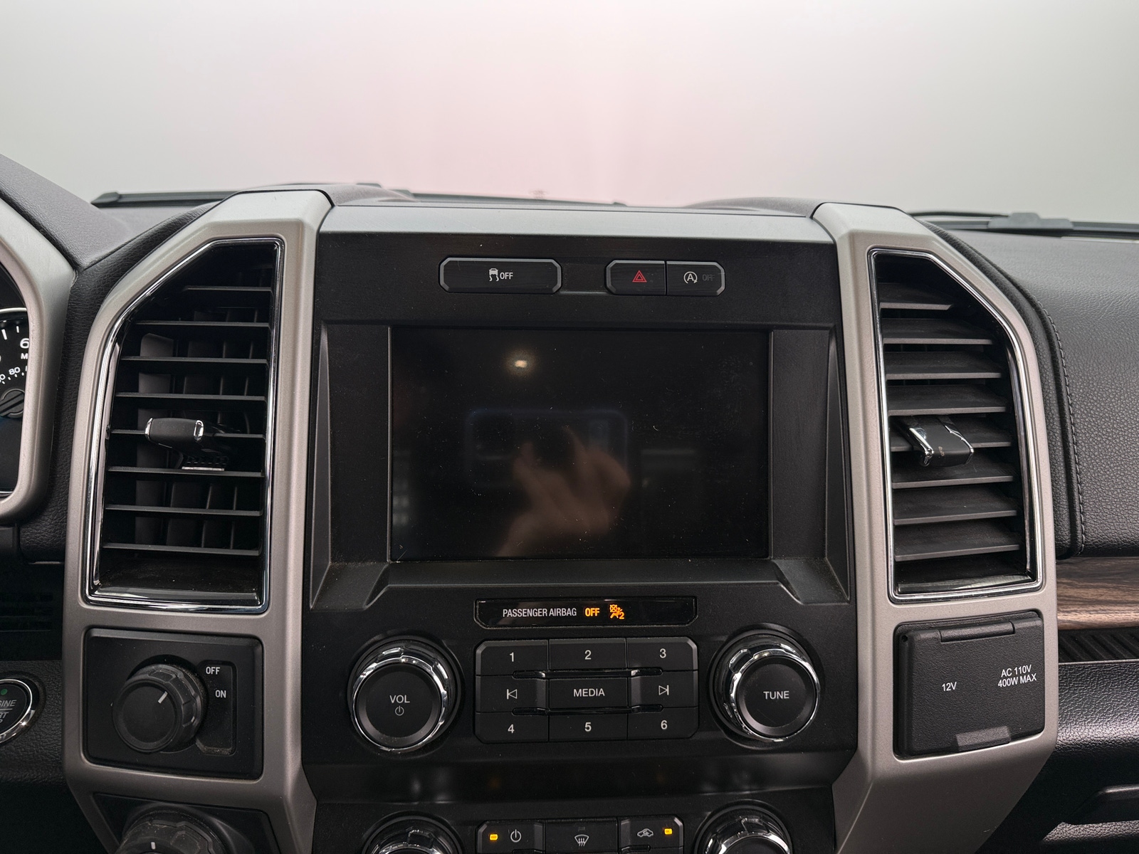 Thumbnail: 2019 Ford Econoline - 3