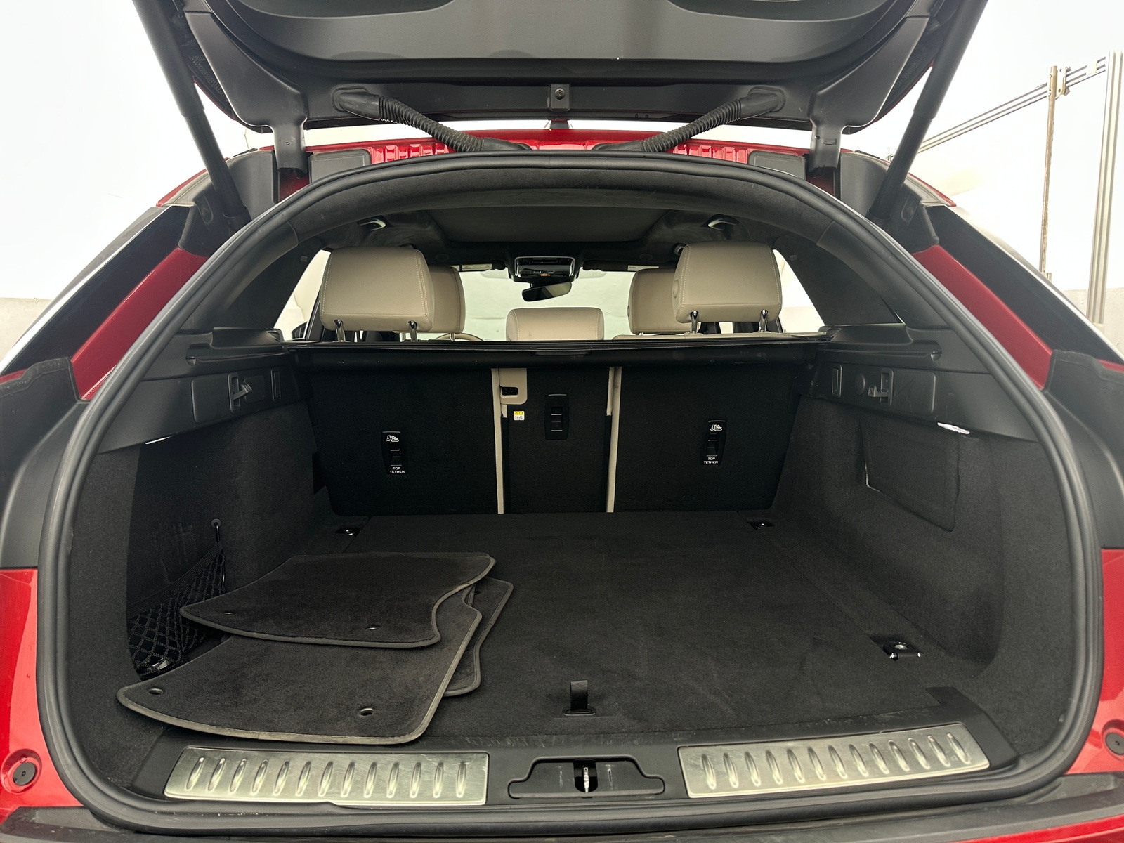 Thumbnail: 2022 Land Rover Range Rover Velar - 6