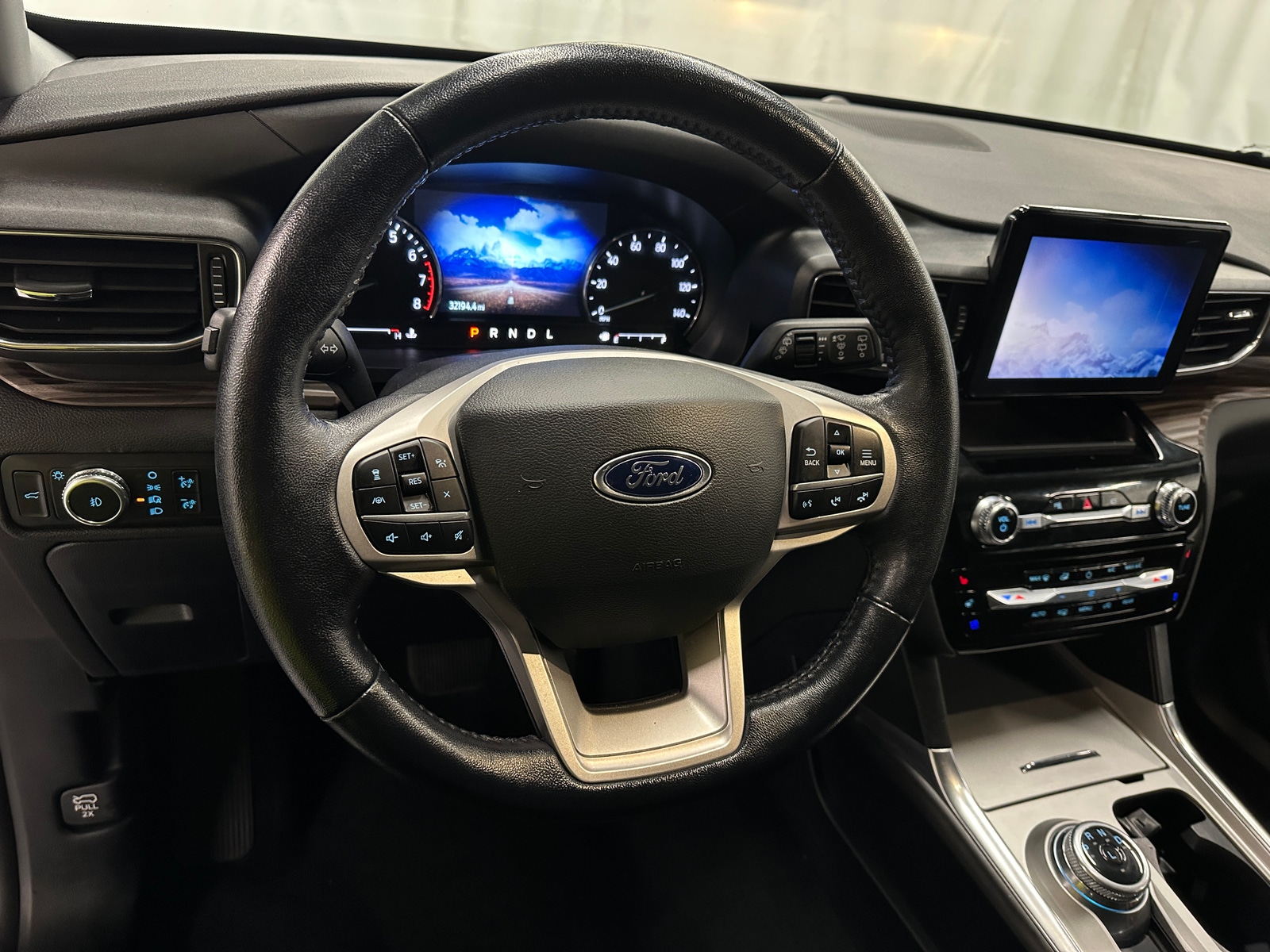 Thumbnail: 2022 Ford Explorer - 4