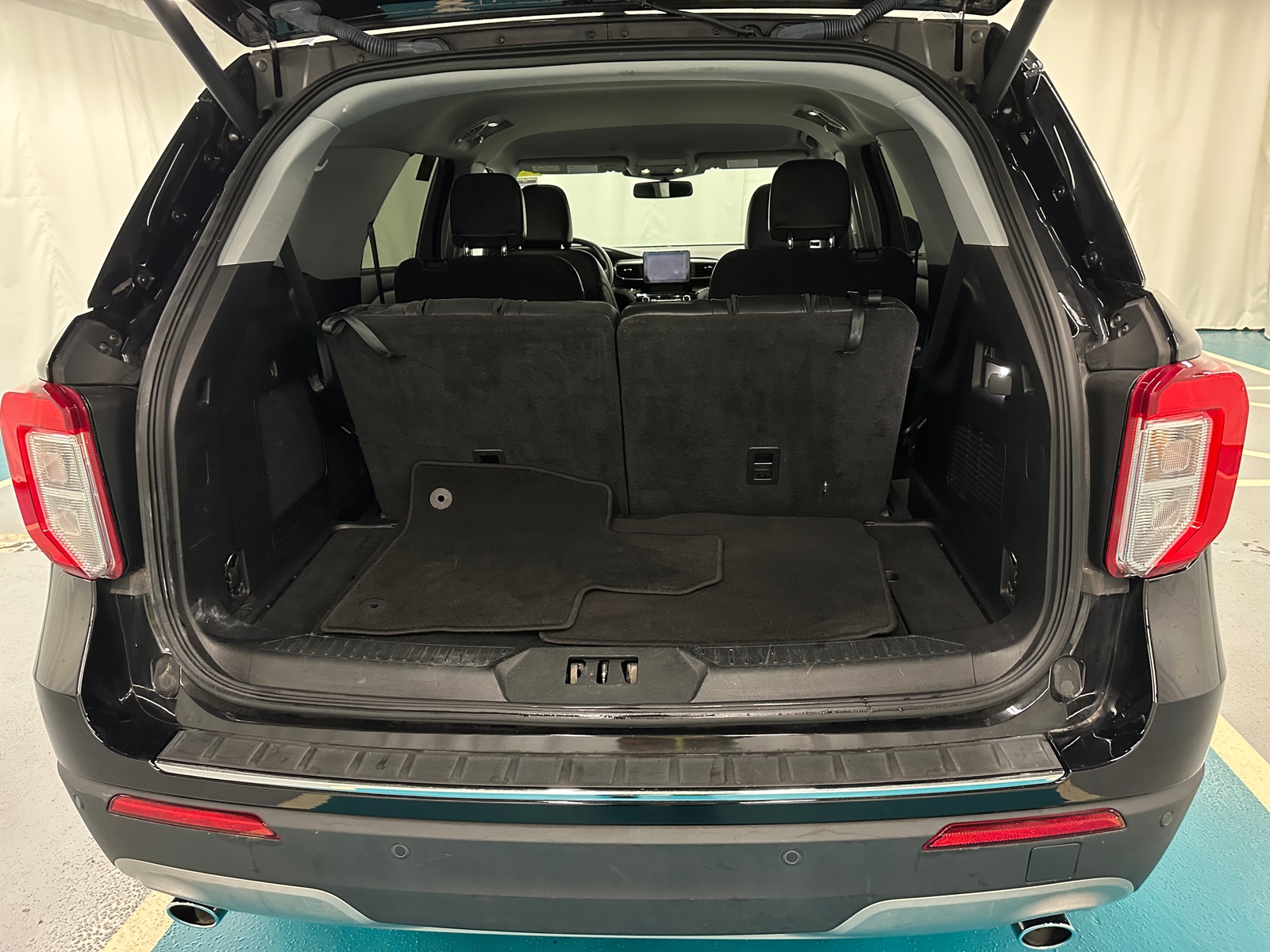 Thumbnail: 2022 Ford Explorer - 6