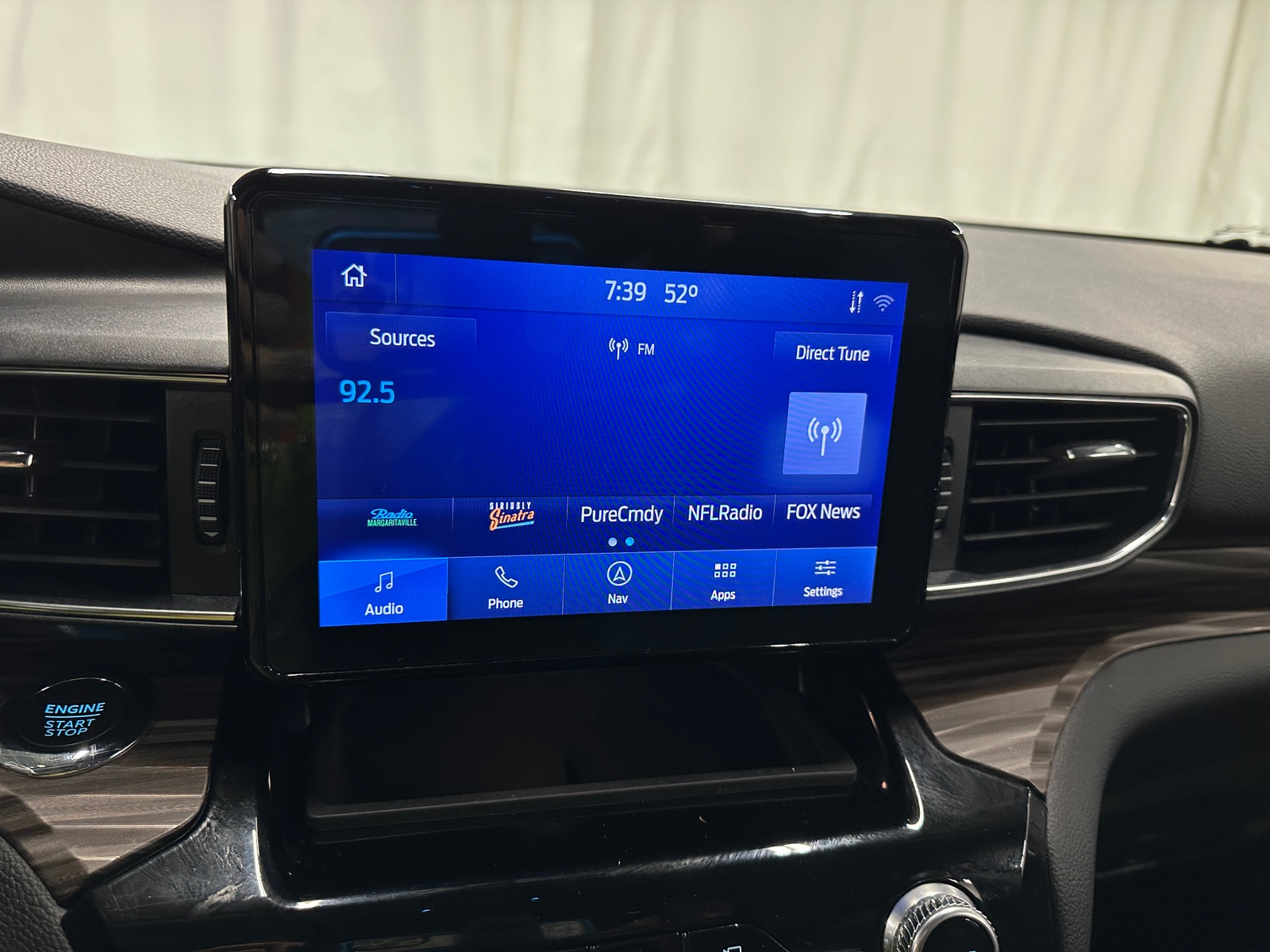 Thumbnail: 2022 Ford Explorer - 3