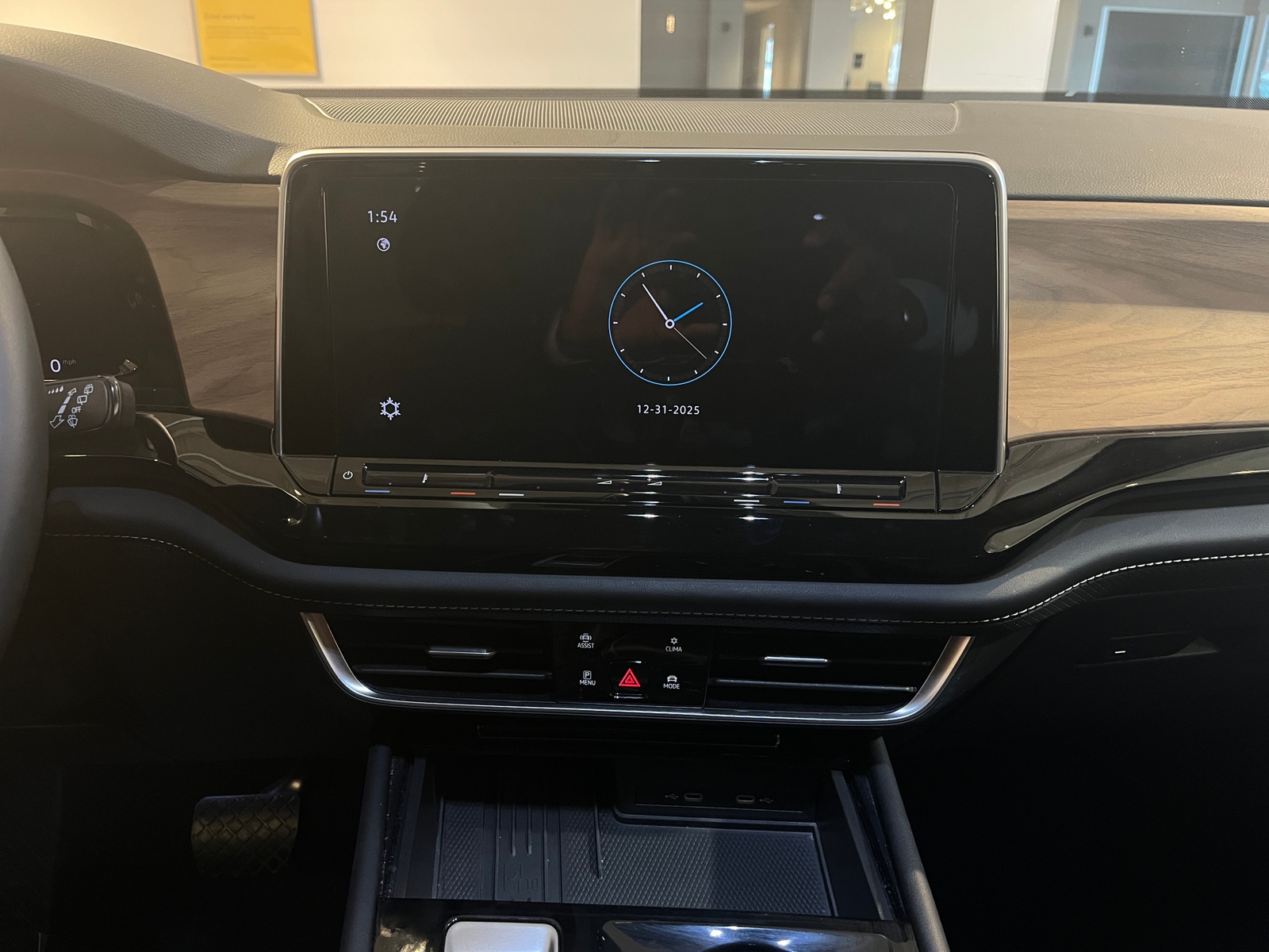 Thumbnail: 2025 Volkswagen Atlas - 4