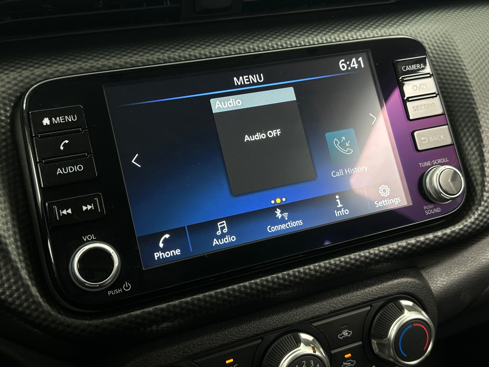 Thumbnail: 2023 Nissan Kicks - 4