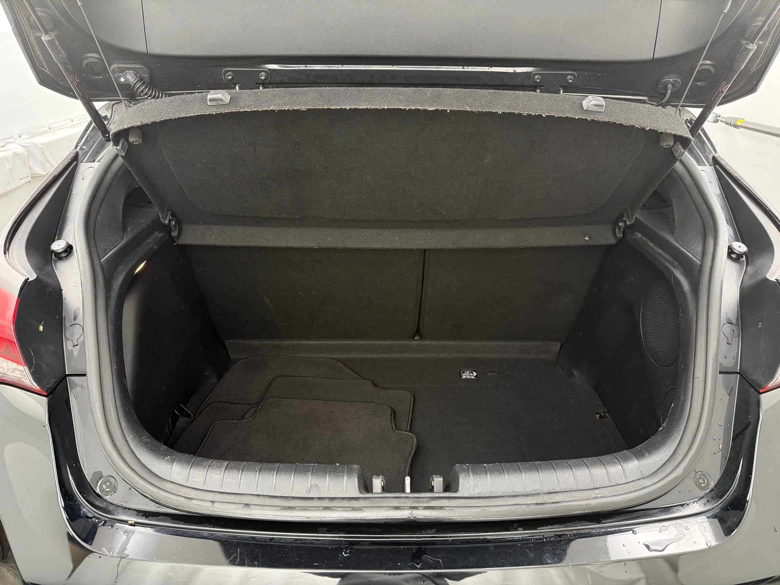 Thumbnail: 2020 Hyundai Veloster - 6