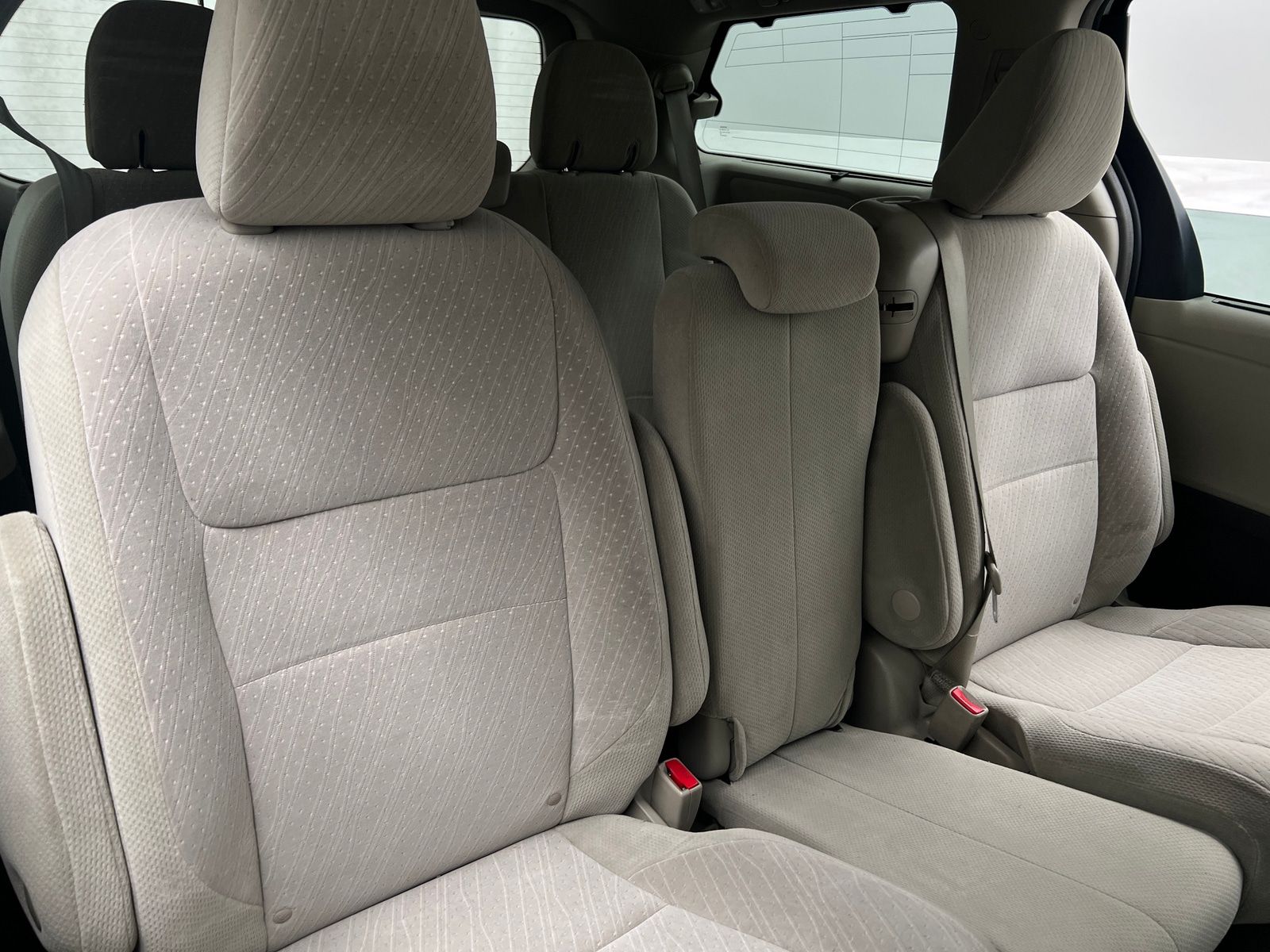 Thumbnail: 2018 Toyota Sienna - 6