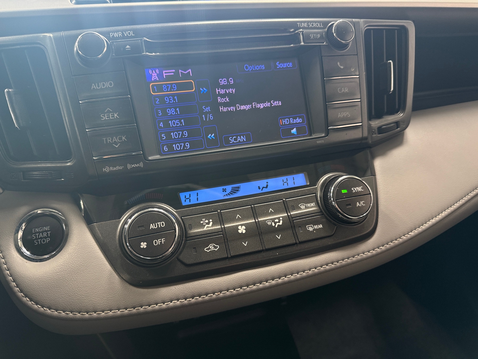 Thumbnail: 2013 Toyota RAV4 - 3