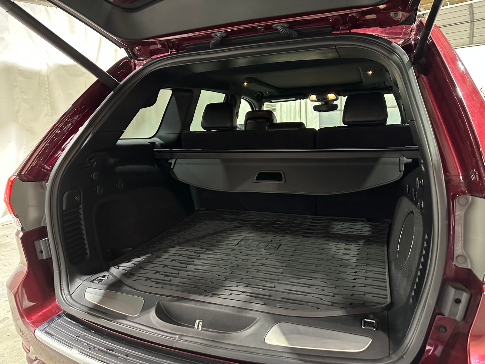 Thumbnail: 2018 Jeep Grand Cherokee - 6