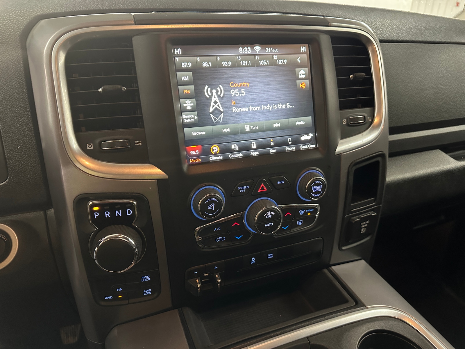 Thumbnail: 2023 RAM 1500 Classic - 4